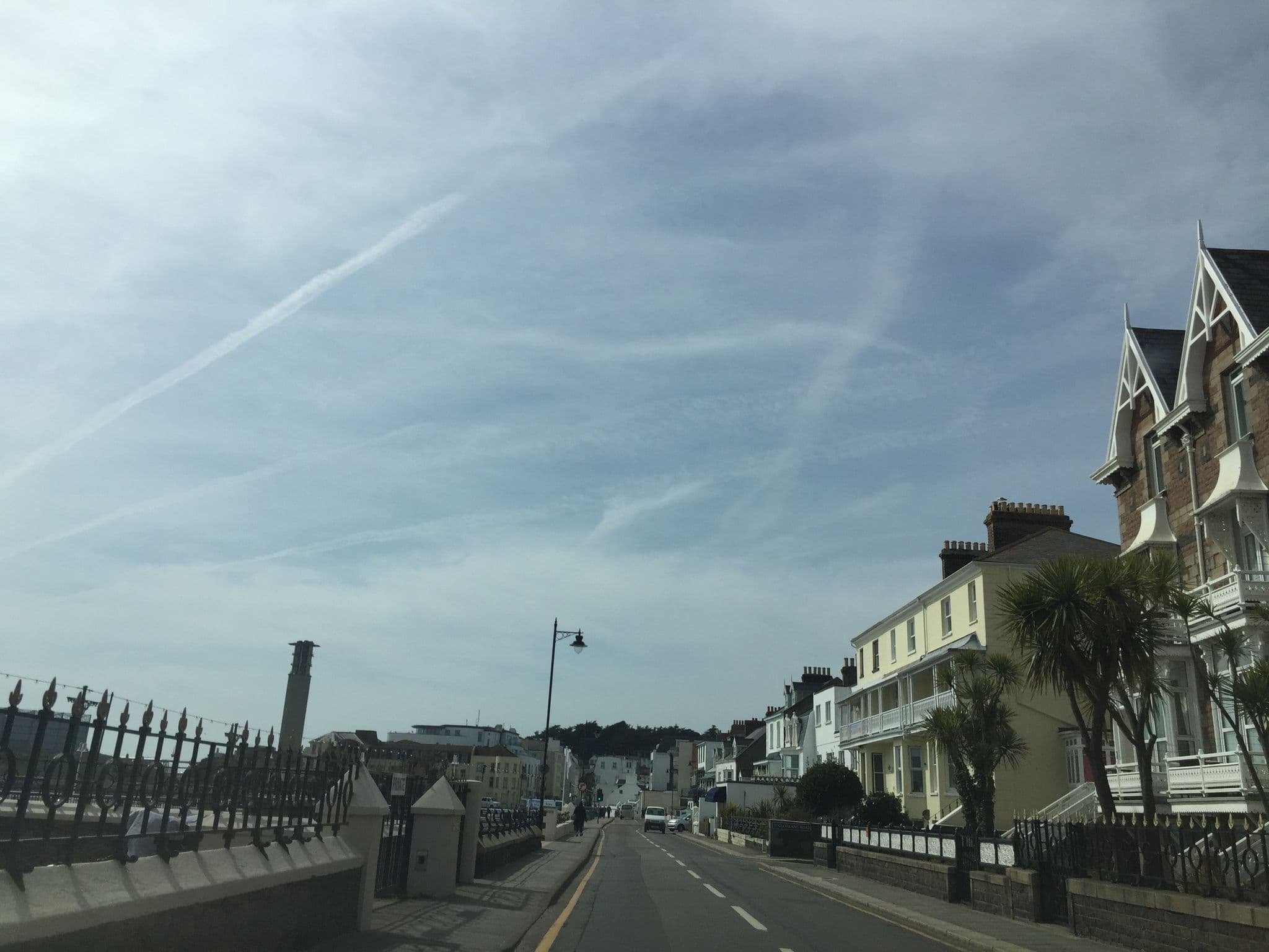 Street view near Ommaroo, Saint Helier — © ptmap (CC BY-SA · Mapillary)