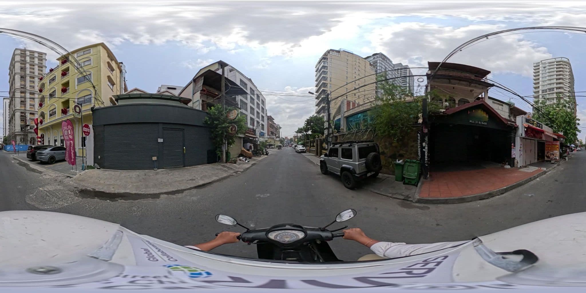 Street view near Golden Gate, Phnom Penh