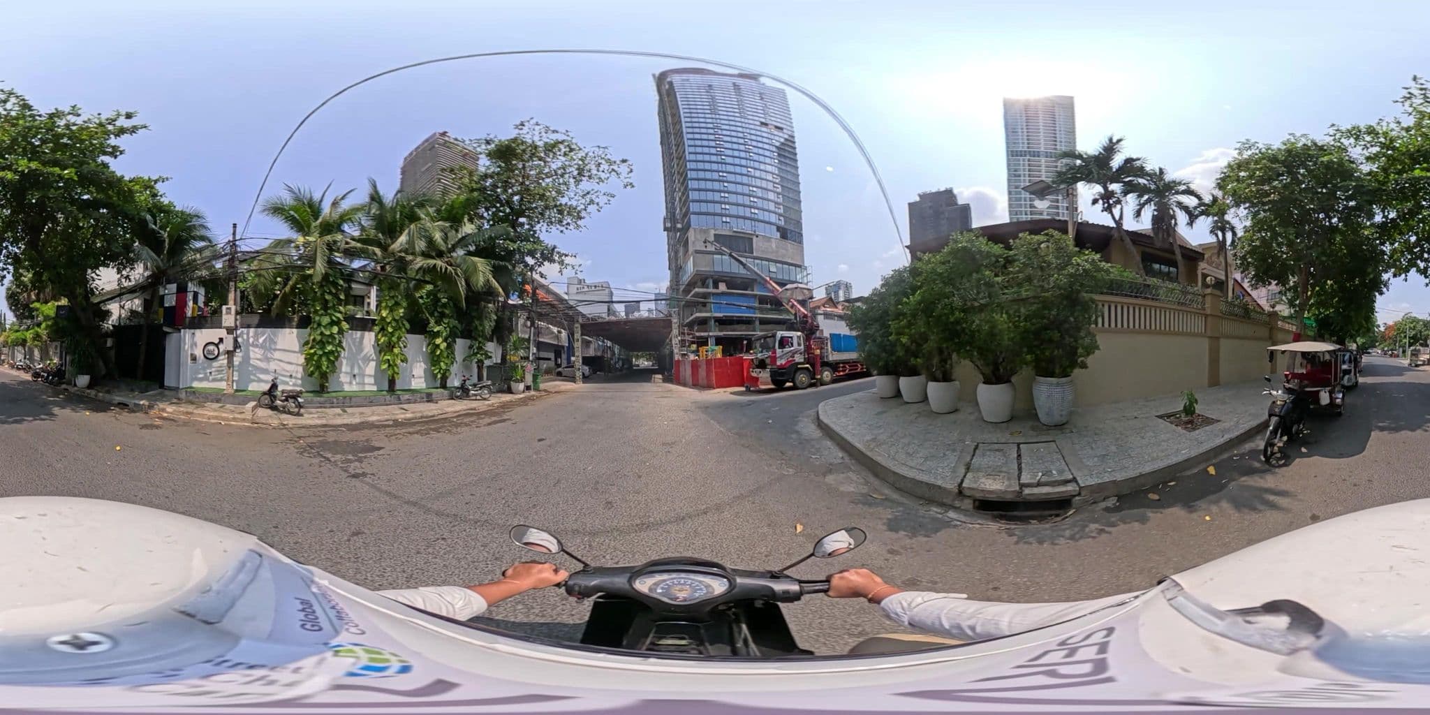 Street view near Rambutan Resort, Tuŏl Tumpung — © vteck (CC BY-SA · Mapillary)