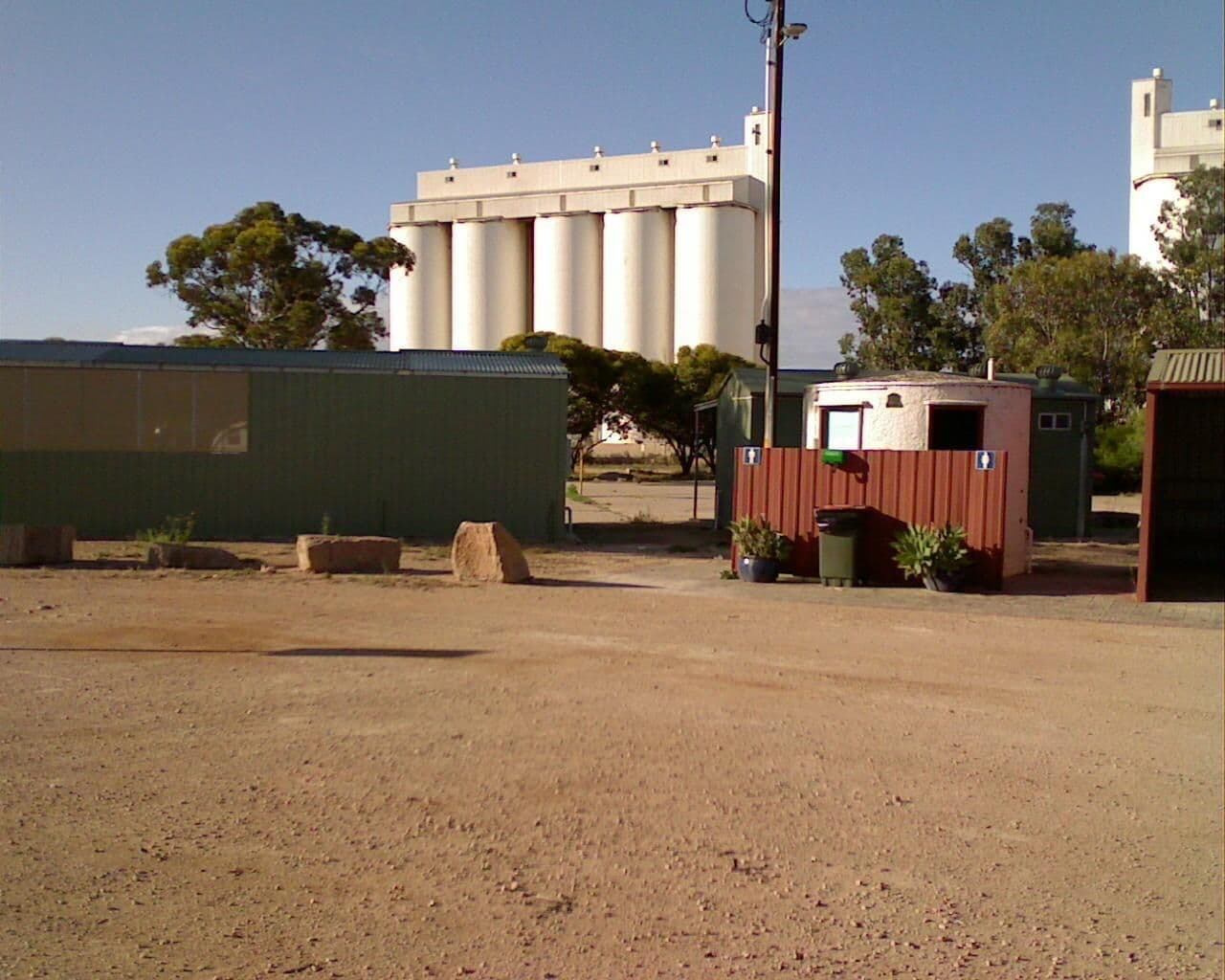 Street view near Wirrulla Progress Caravan Park, Streaky Bay — © bob3bob3 (CC BY-SA · Mapillary)