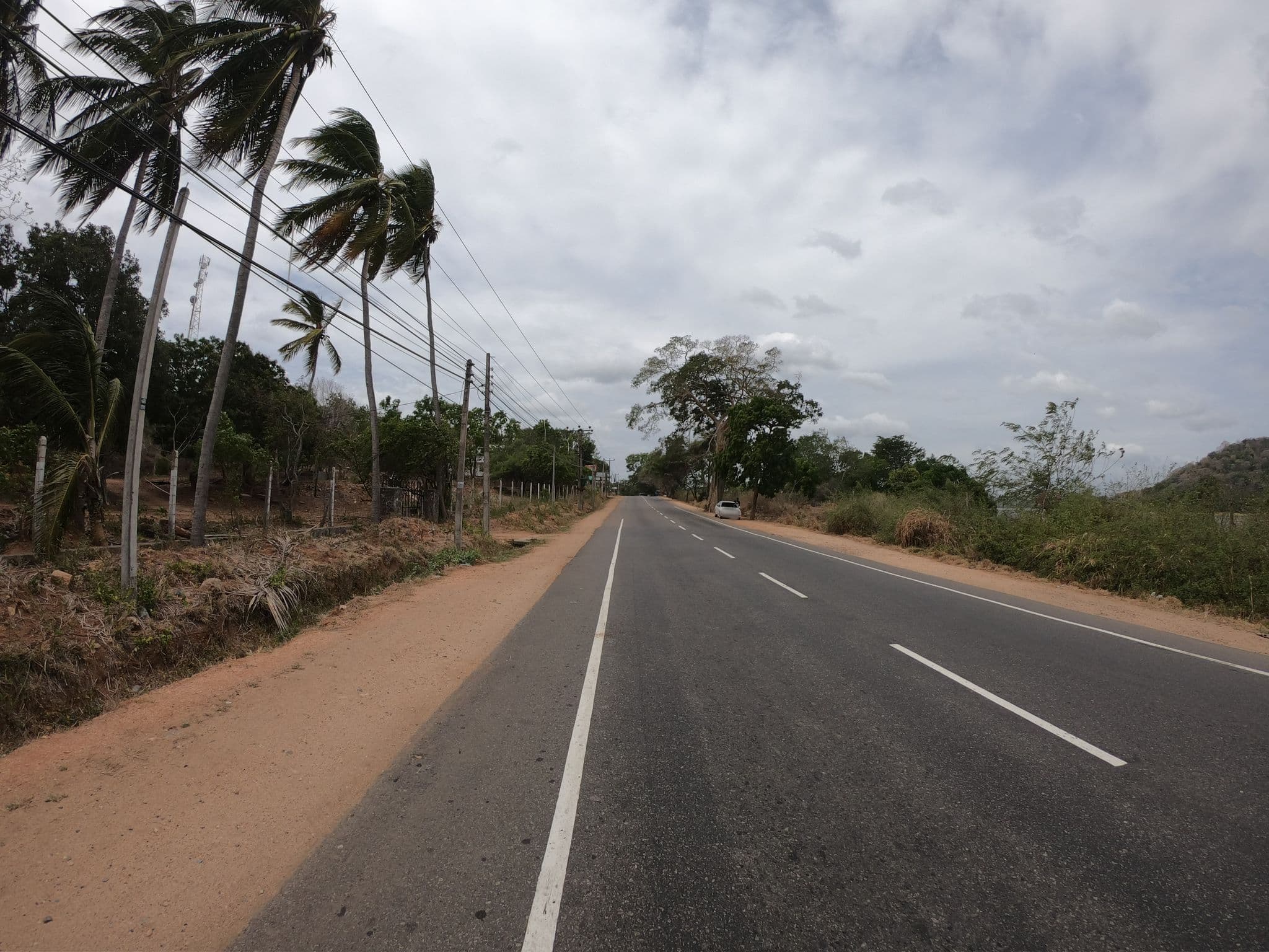 Street view near Agbo, Polonnaruwa — © paulinus (CC BY-SA · Mapillary)