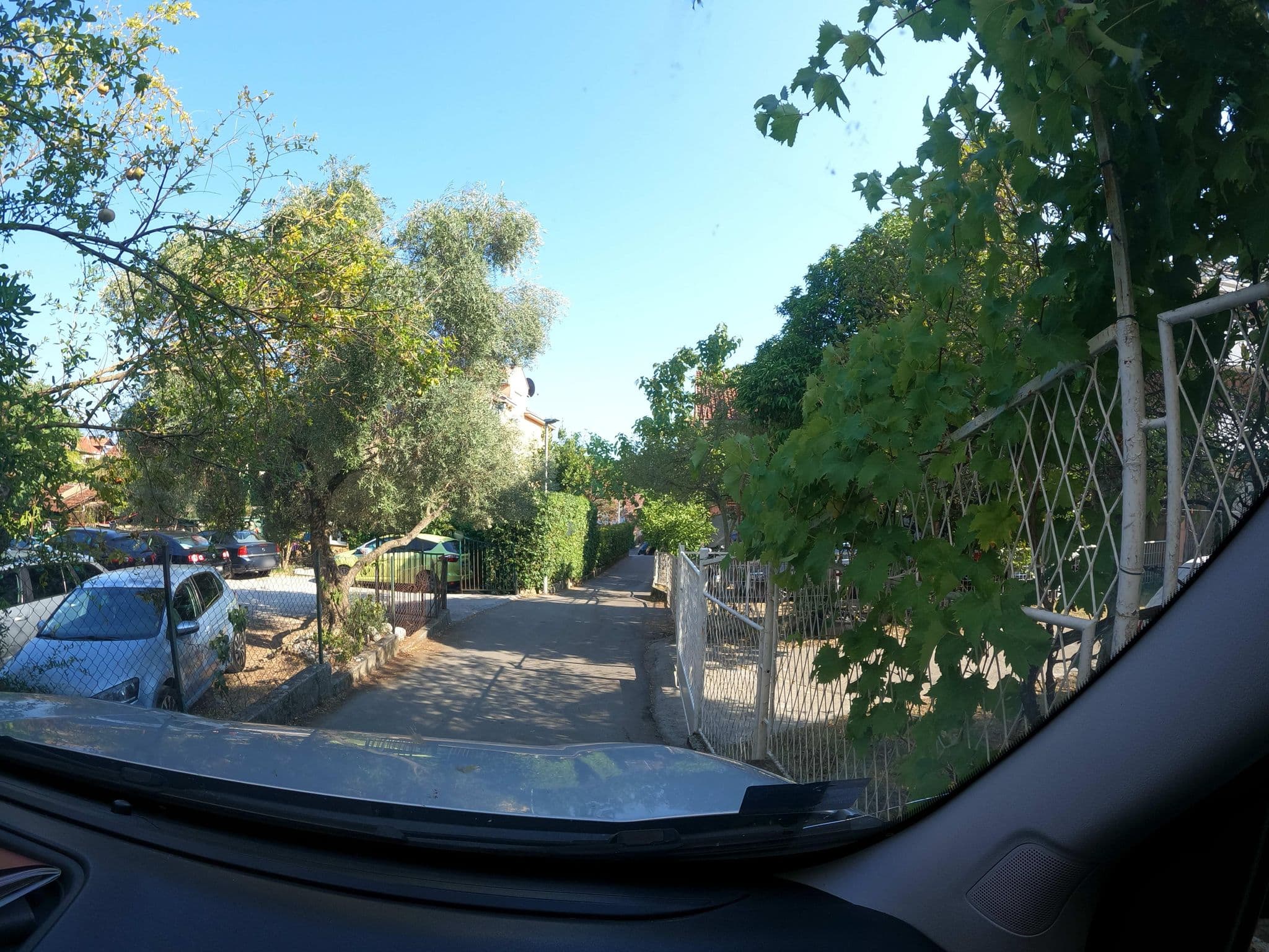 Street view near Apartmani Neda Fanfani Đenovići, Bijela — © borovac (CC BY-SA · Mapillary)