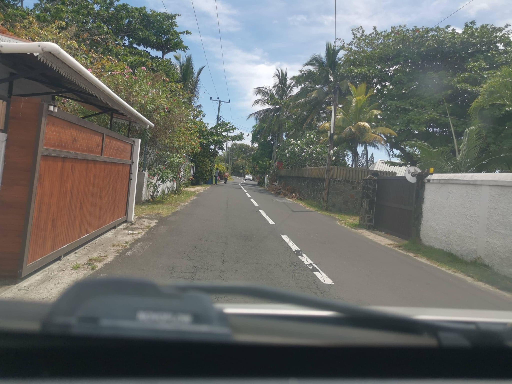 Street view near Sacha Resorts 2, Beau Vallon — © armandr (CC BY-SA · Mapillary)