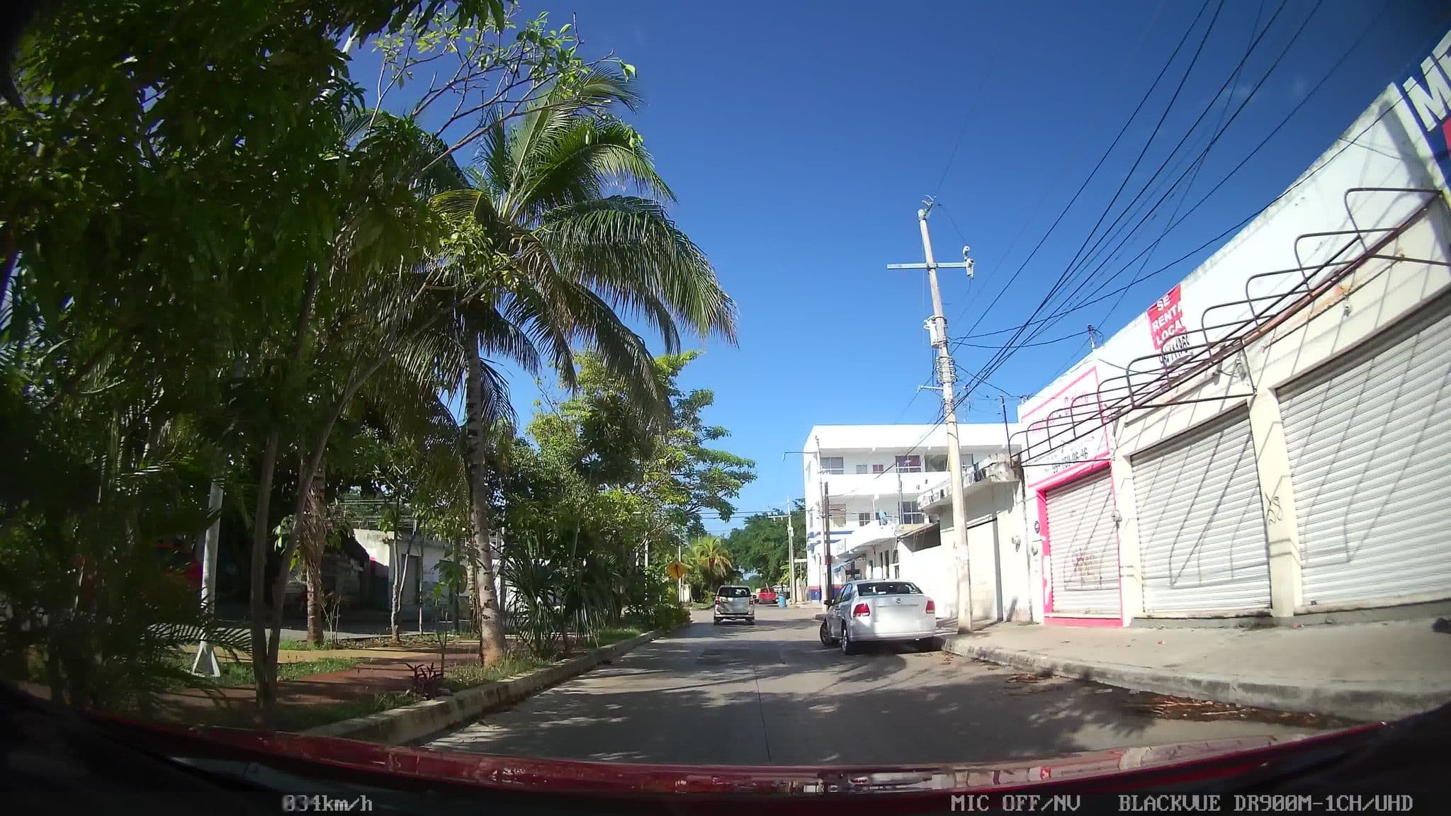 Street view near Vento Estudio, Playa del Carmen