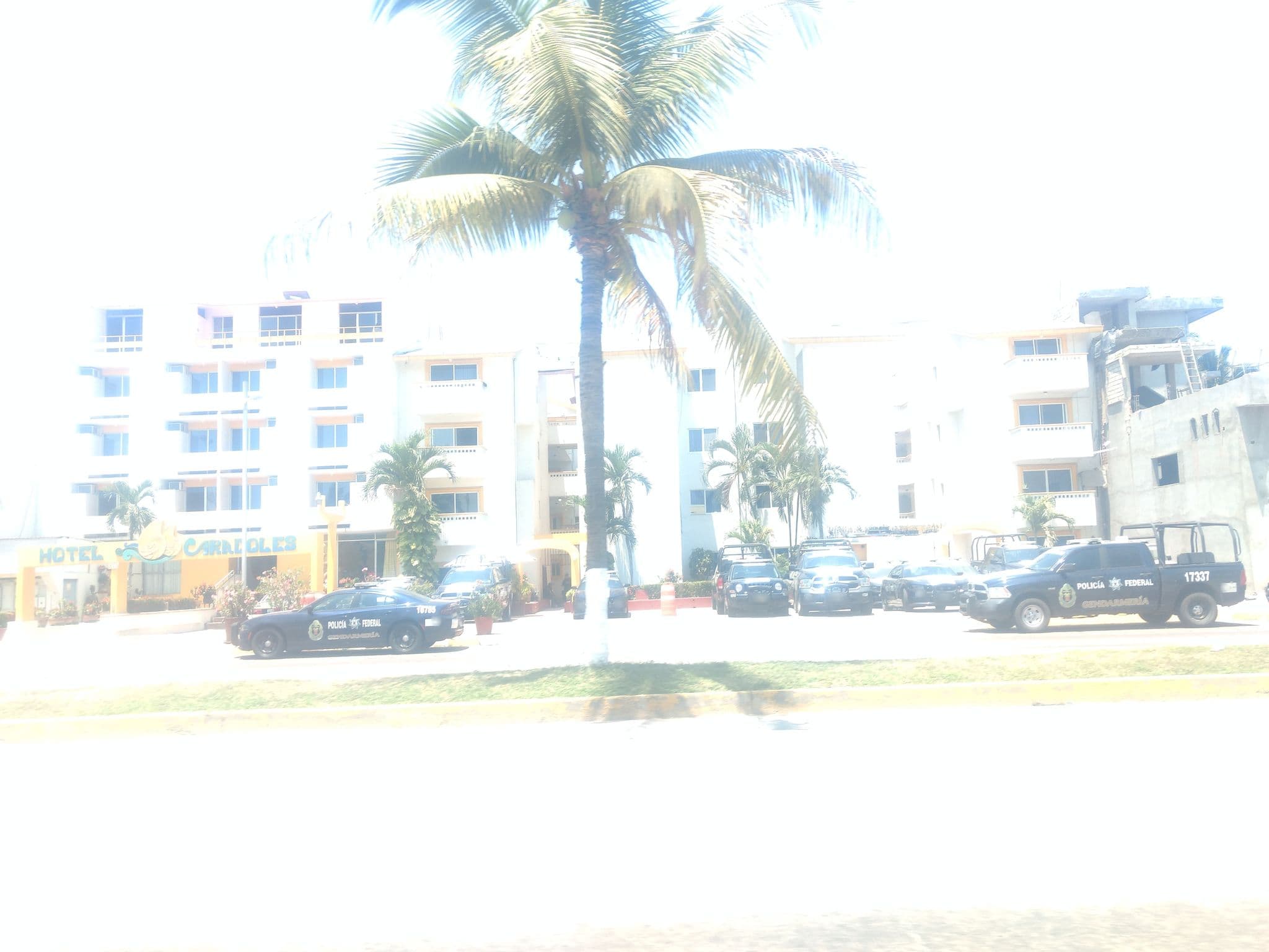 Street view near Customs Suites Hotel, Manzanillo — © mapeadora (CC BY-SA · Mapillary)