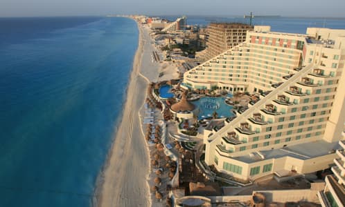 Melody Maker Cancun (via Wikimedia Commons, CC BY 2.0)