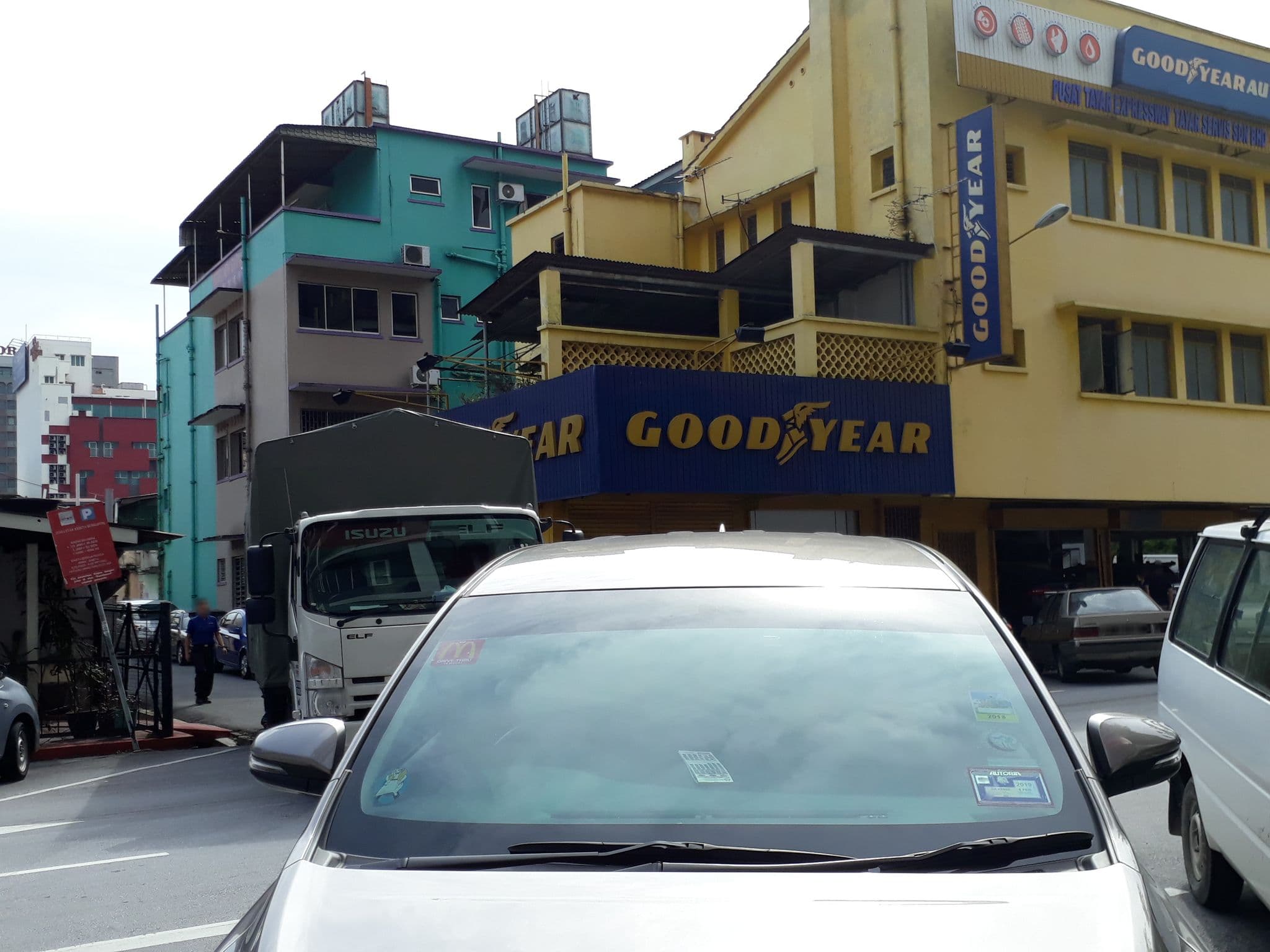 Street view near Octagon, Ipoh — © brintha99 (CC BY-SA · Mapillary)