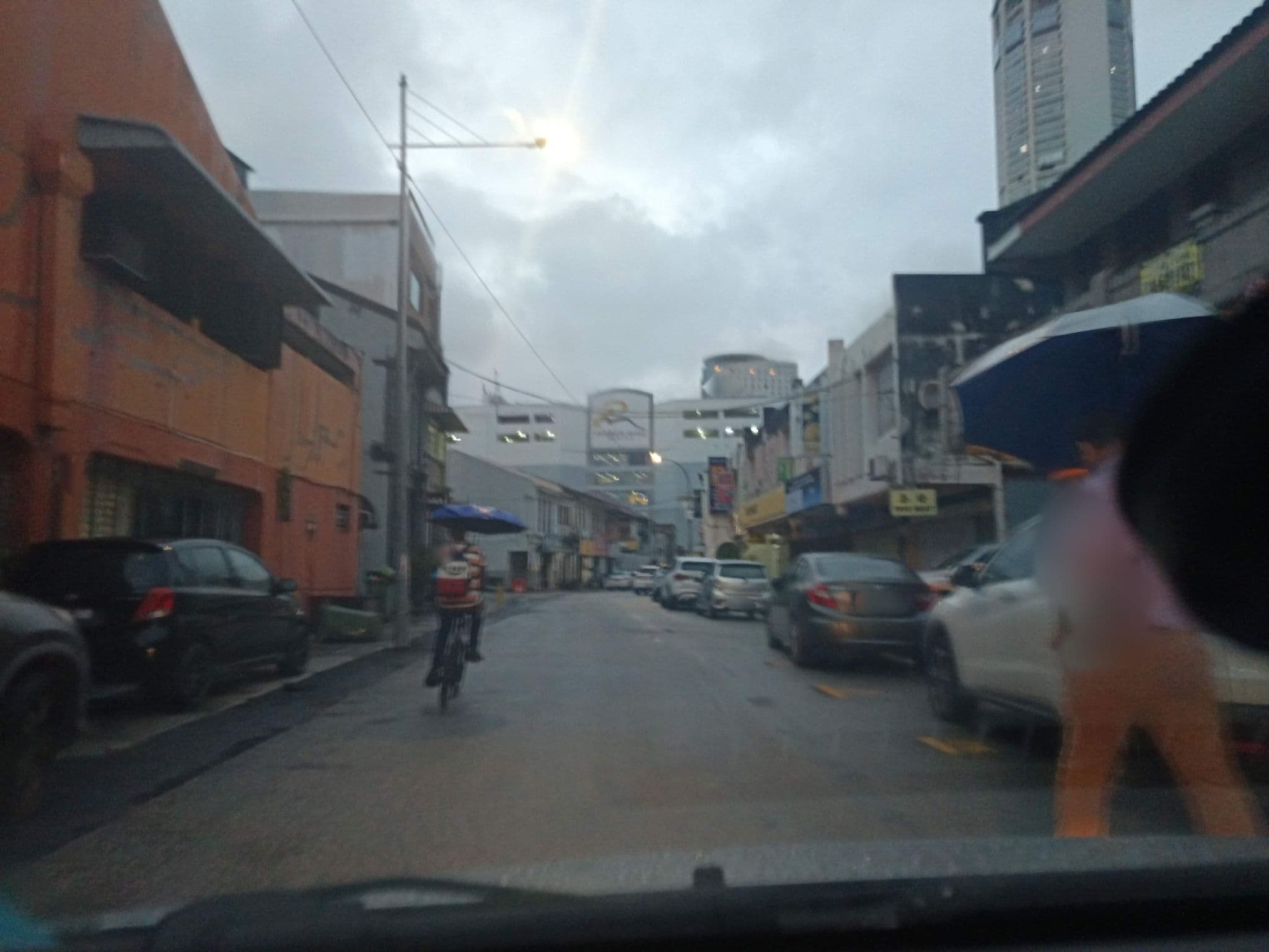 Street view near Le Dream Boutique, George Town