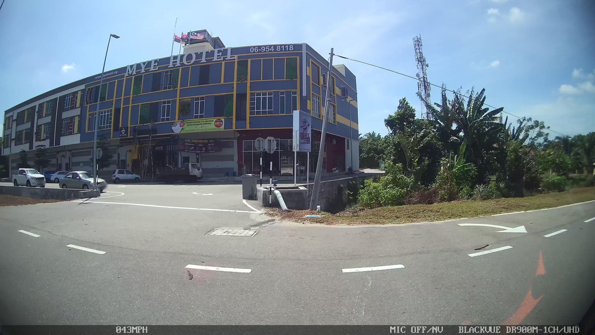 Street view near MYe Hotel, Muar — © kaart5 (CC BY-SA · Mapillary)