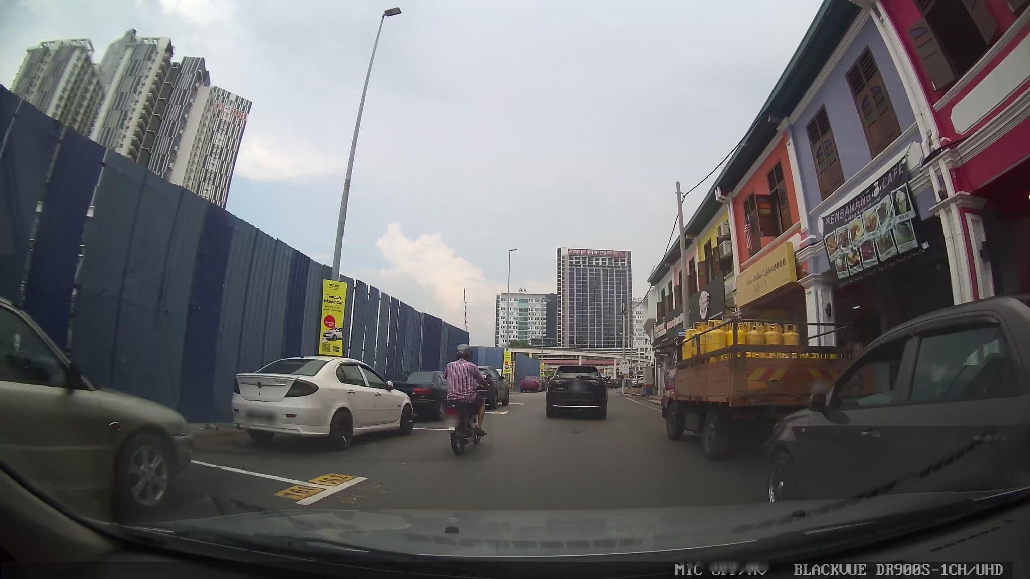 Street view near Sleep Here Hostel, Malacca