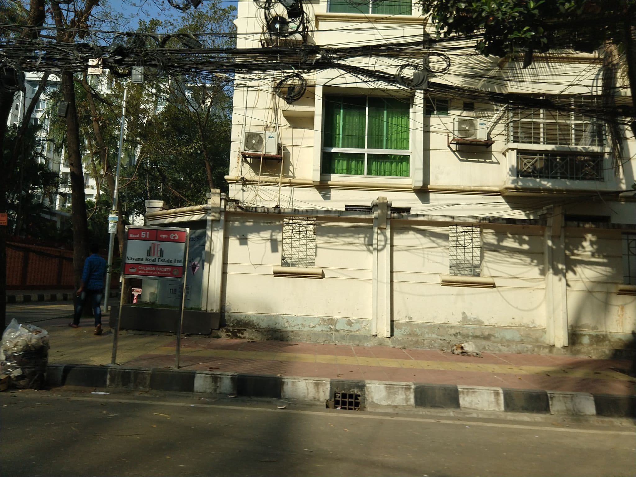 Street view near Shelter Diamonds, Bhatara — © danbjoseph (CC BY-SA · Mapillary)