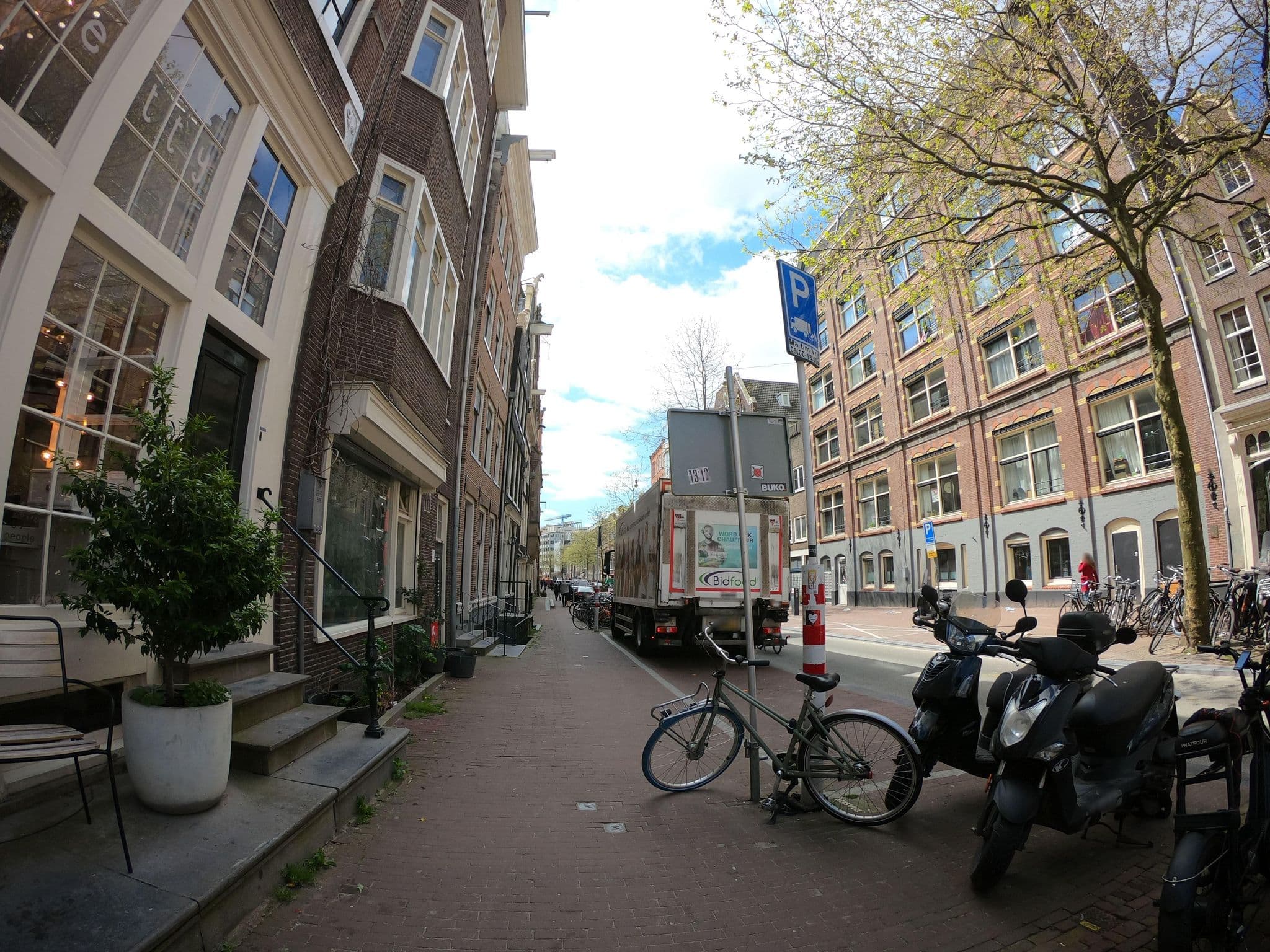 Street view near The Highlander, Amsterdam
