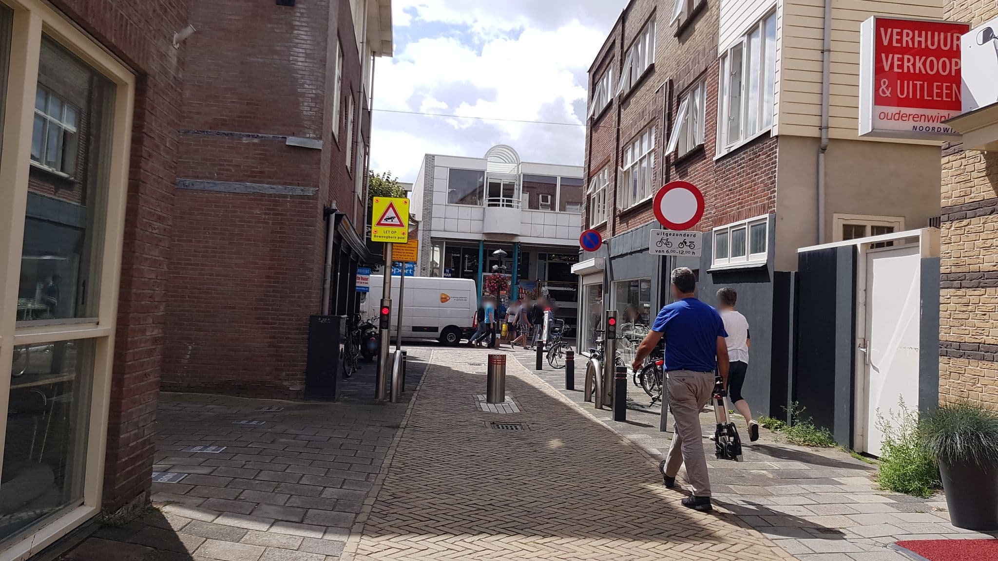 Street view near Appartement De Zeeheld, Noordwijk-Binnen — © rororo (CC BY-SA · Mapillary)