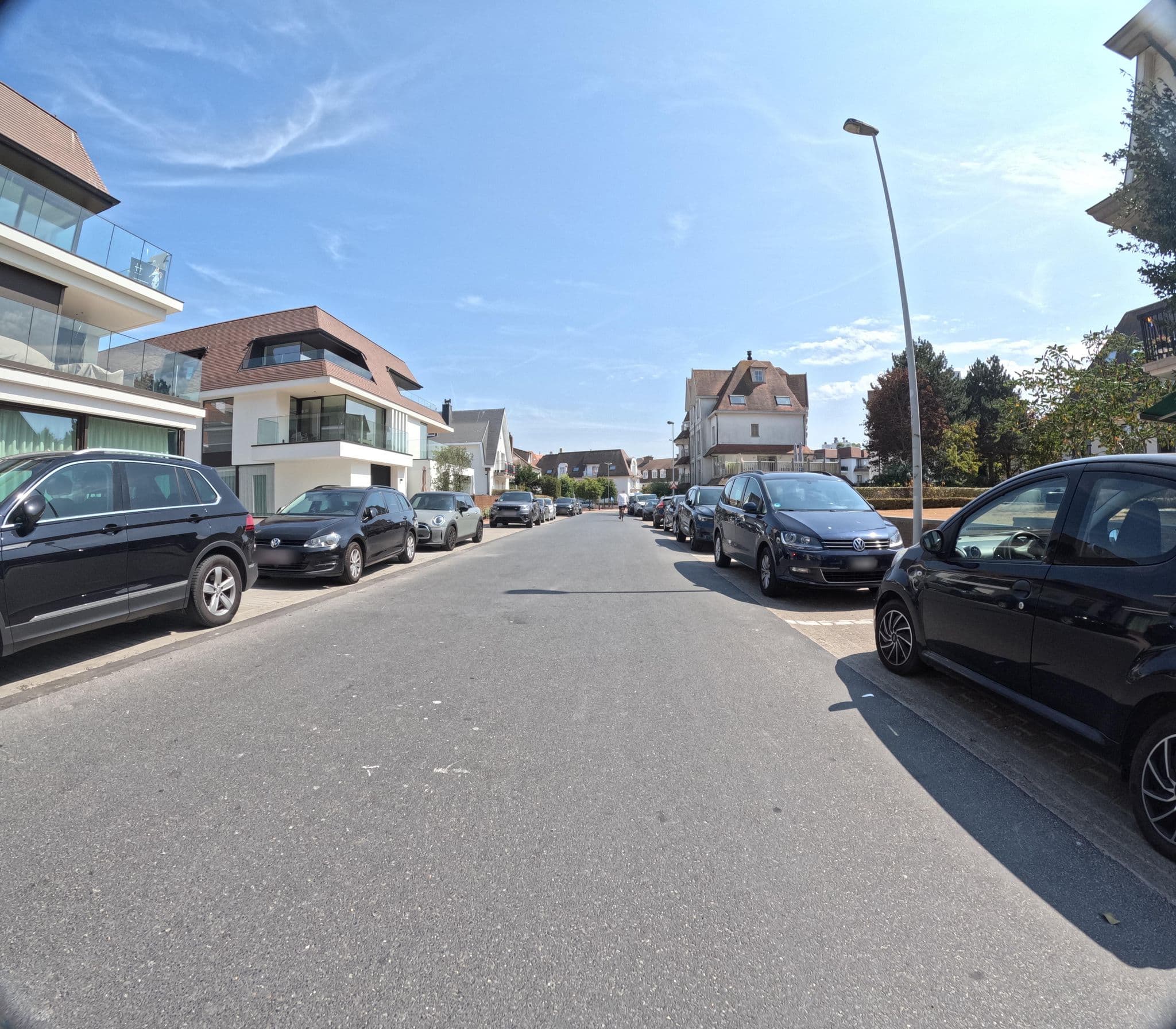 Street view near Lido, Knokke — © filipc (CC BY-SA · Mapillary)