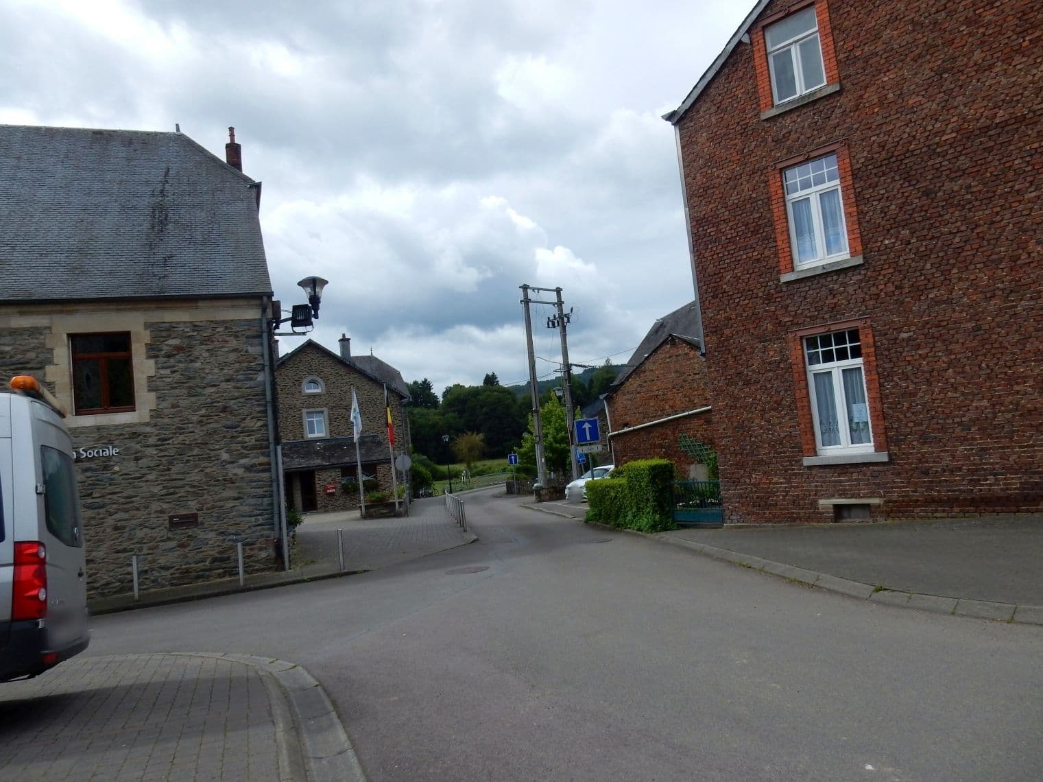 Street view near Le Val Fleuri, Bièvre — © sarant (CC BY-SA · Mapillary)