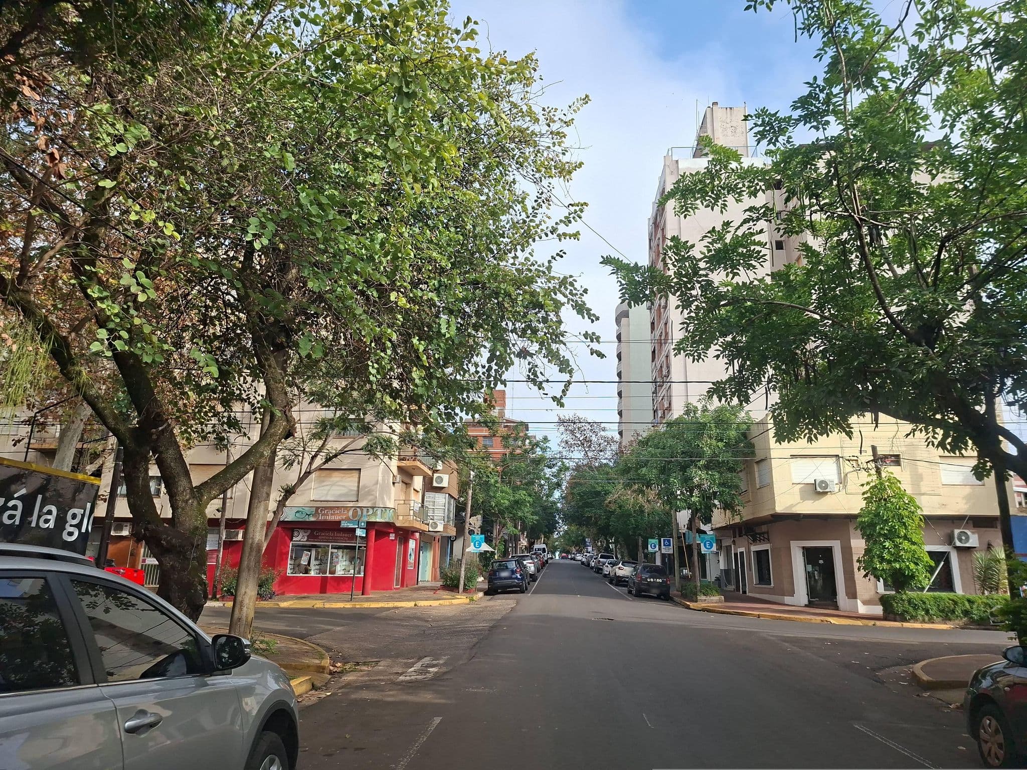Street view near Hostel Posadeña Linda, Posadas — © diegokrein (CC BY-SA · Mapillary)