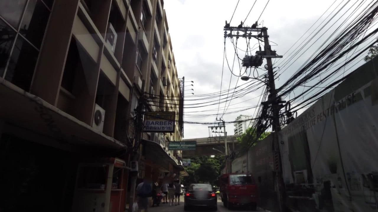 Street view near Miami Hotel, Makkasan