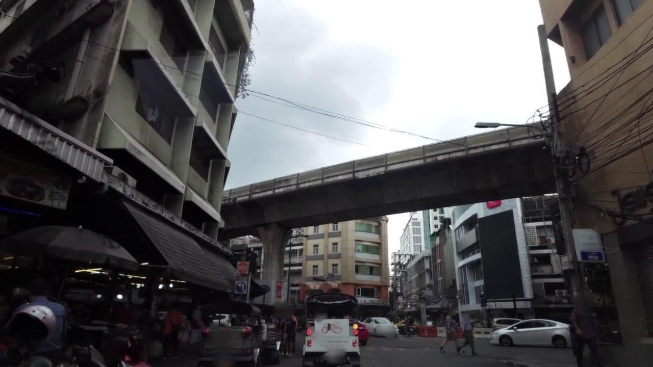 Street view near Grand Business Inn, Makkasan