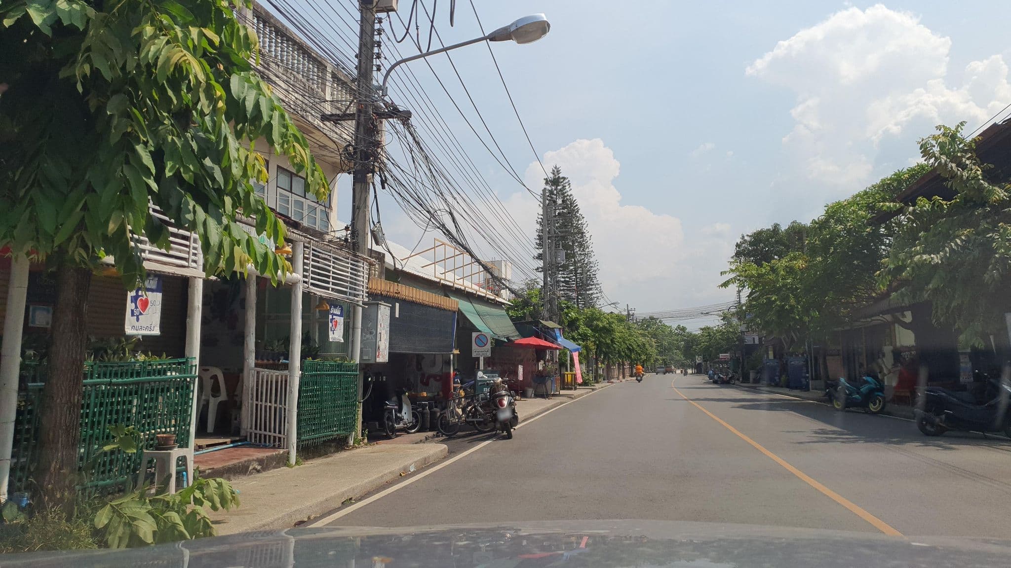Street view near Pai in Town, Pai — © jrcarlsen (CC BY-SA · Mapillary)
