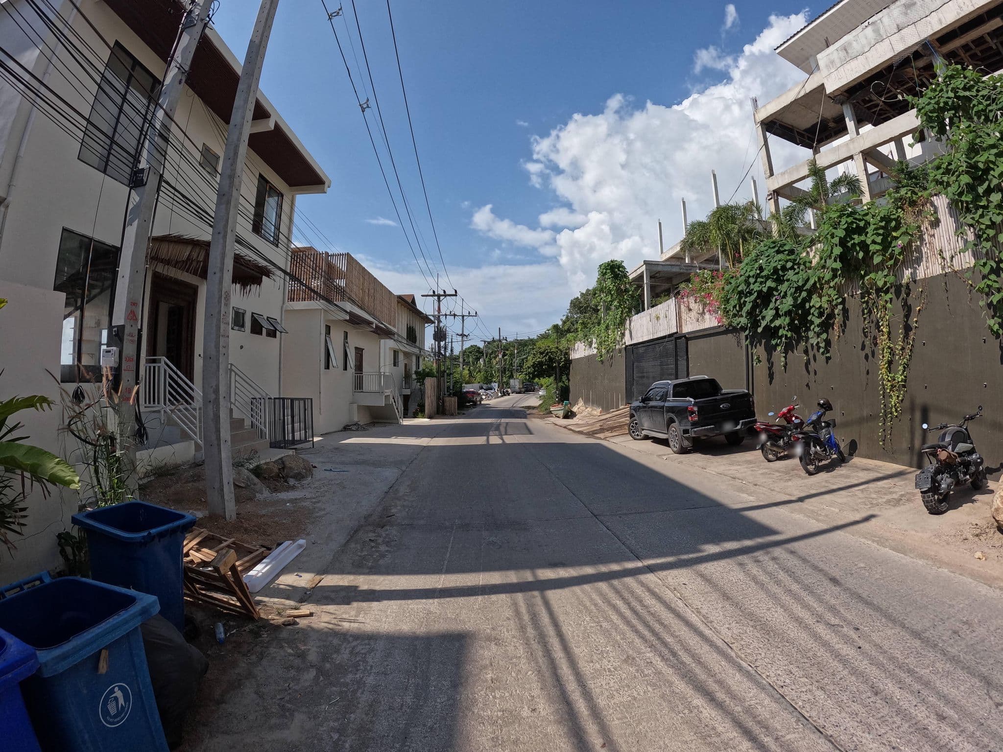Street view near Villa Bodhi, Ko Pha Ngan