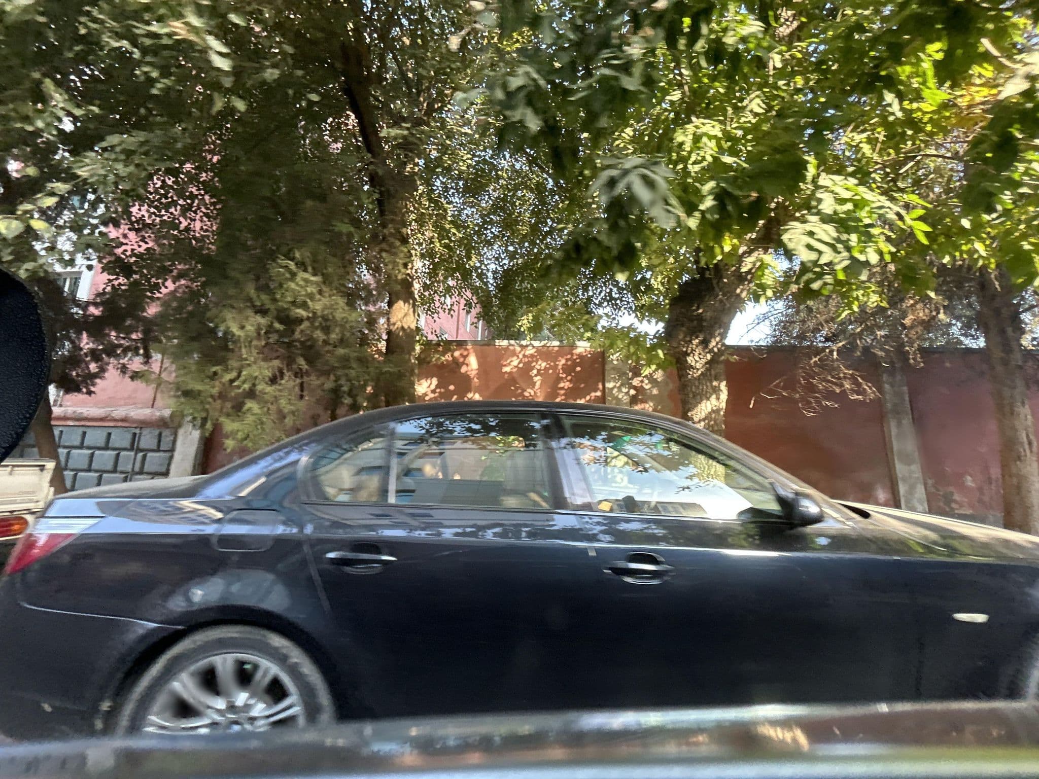 Street view near Taj Palace, Dushanbe — © krah (CC BY-SA · Mapillary)