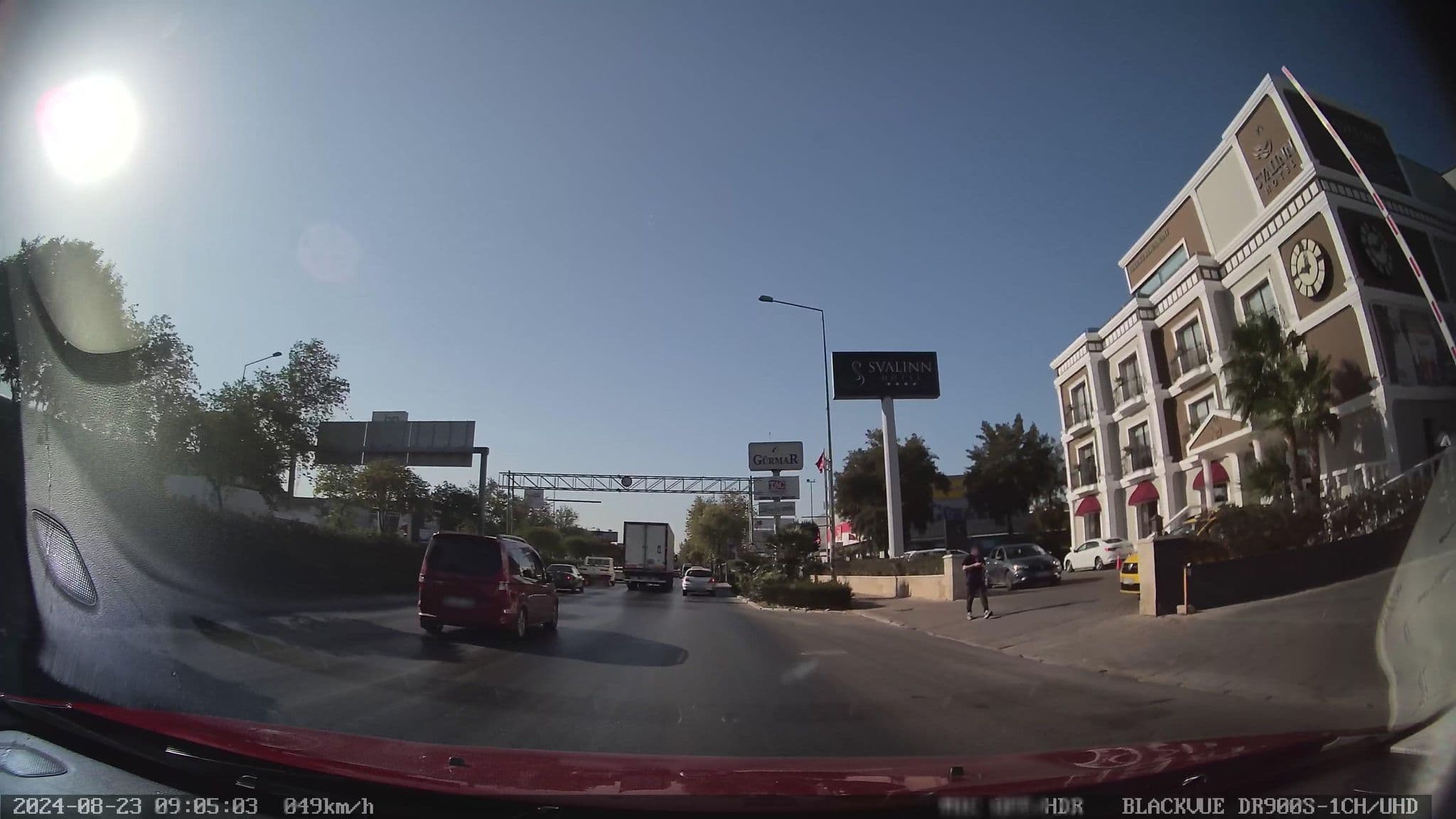 Street view near Svalinn Hotel, Karabağlar — © unen (CC BY-SA · Mapillary)