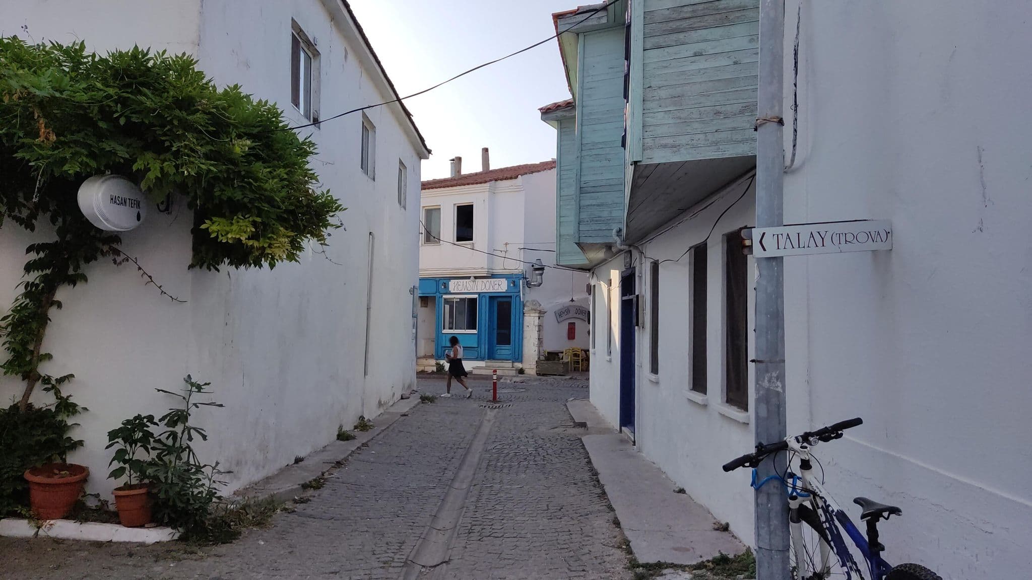 Street view near Lefkofris Butik Otel, Bozcaada — © orkut (CC BY-SA · Mapillary)