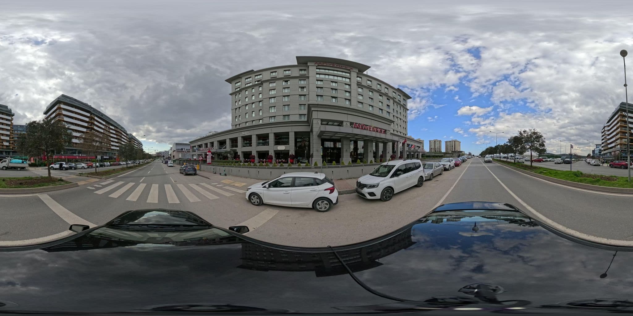 Street view near Mövenpick Hotel, Kurna — © burakonder (CC BY-SA · Mapillary)
