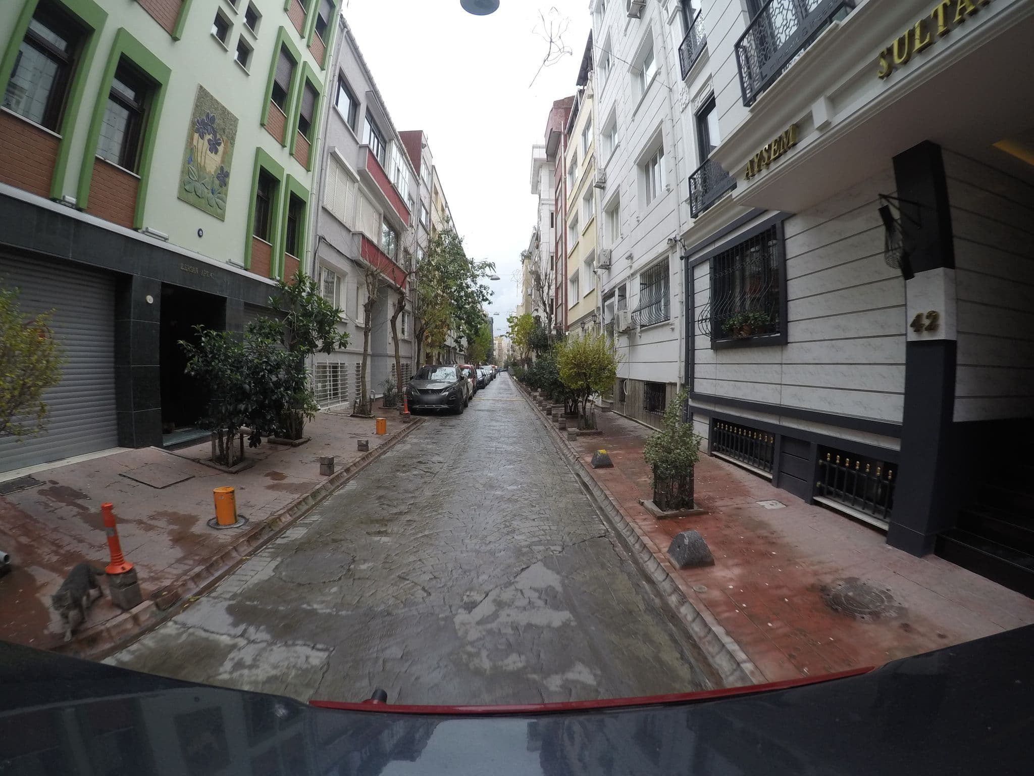 Street view near CihangirFlat, Eminönü