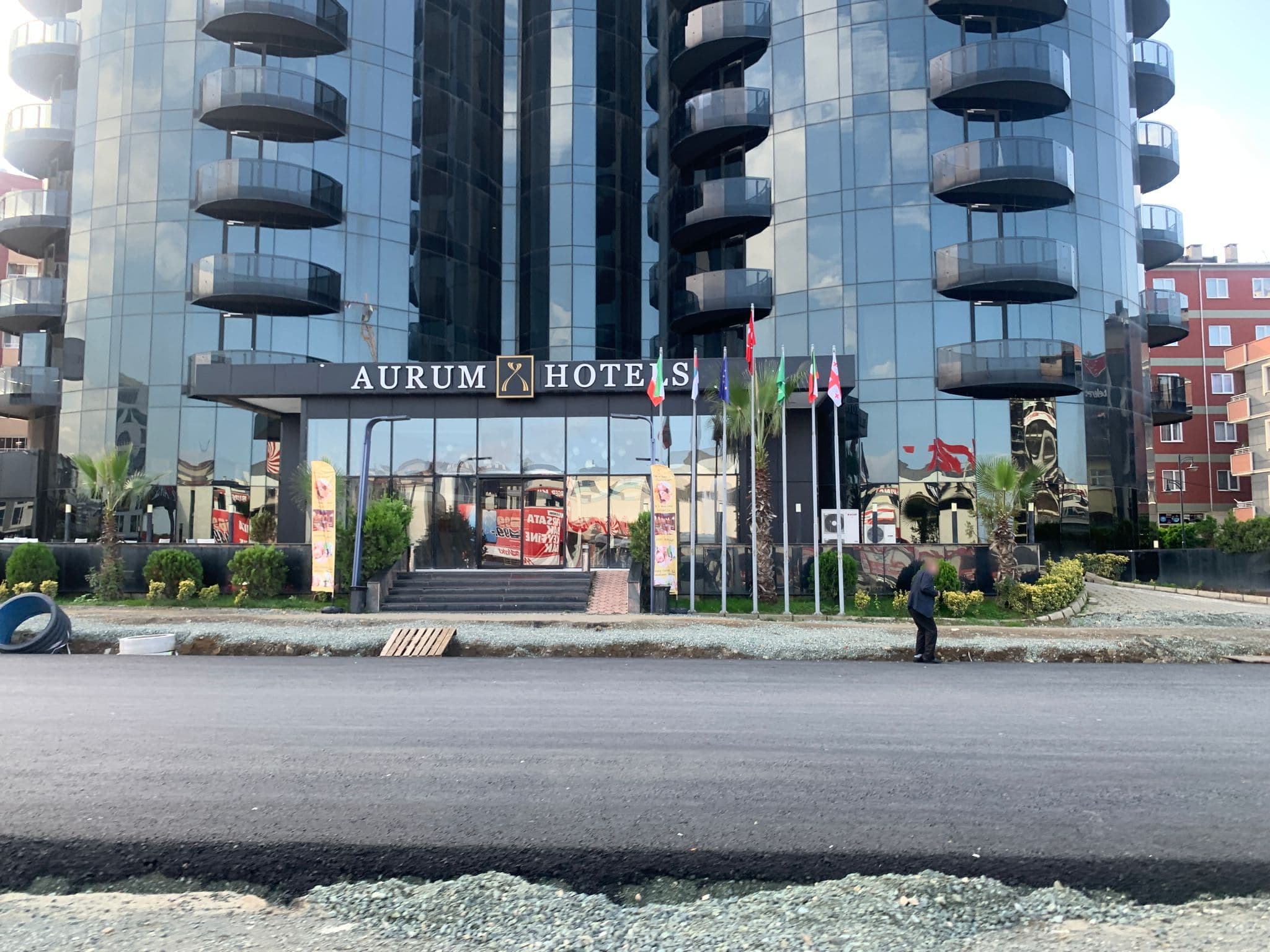 Street view near Emir Grand Hotel, Yomra — © robot8a (CC BY-SA · Mapillary)