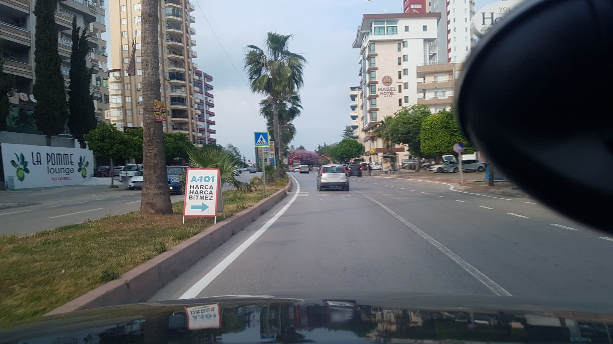 Street view near Yol İş Holiday, Karslı — © samil (CC BY-SA · Mapillary)