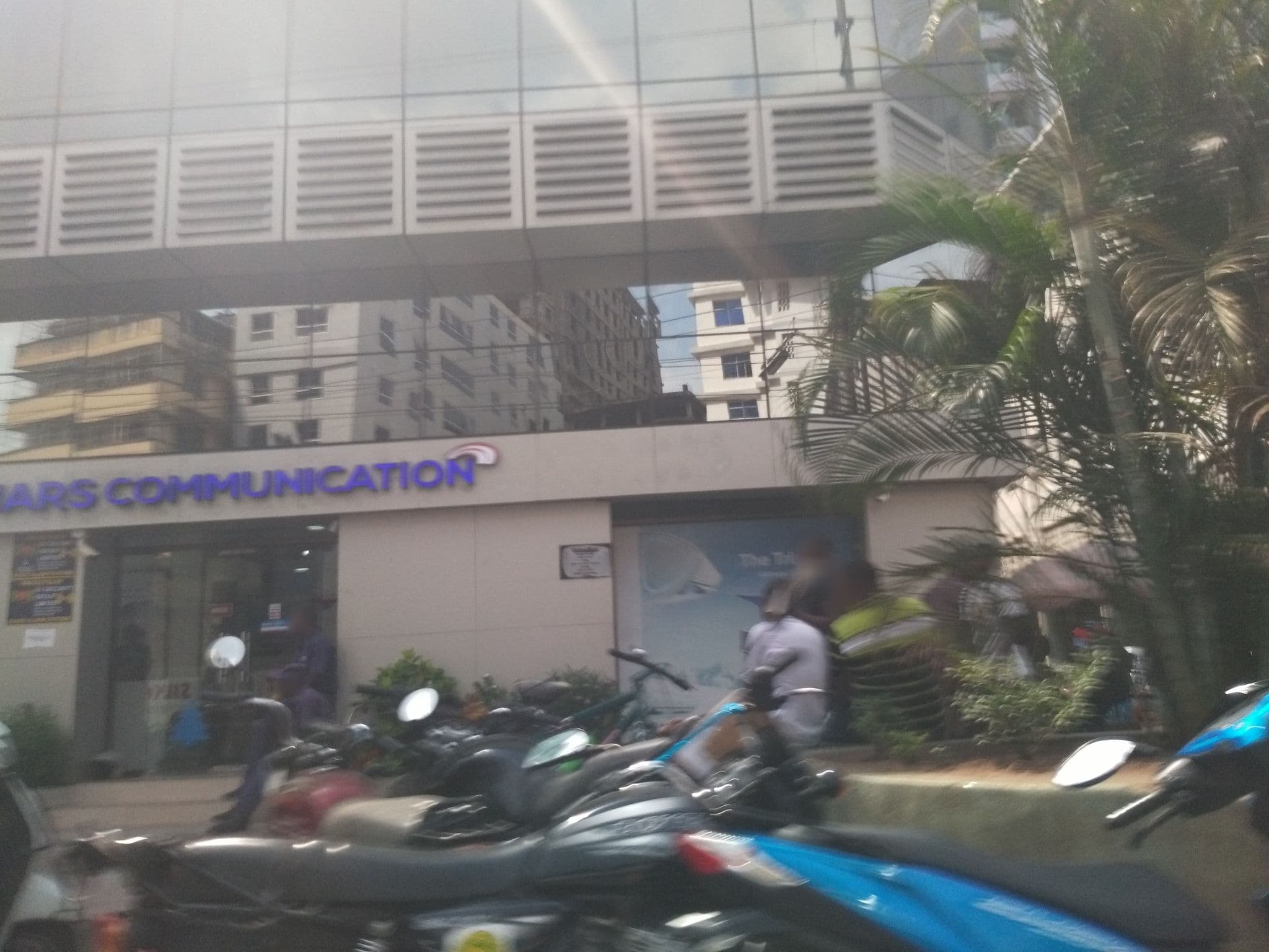Street view near Harbour View Hotel, Dar es Salaam