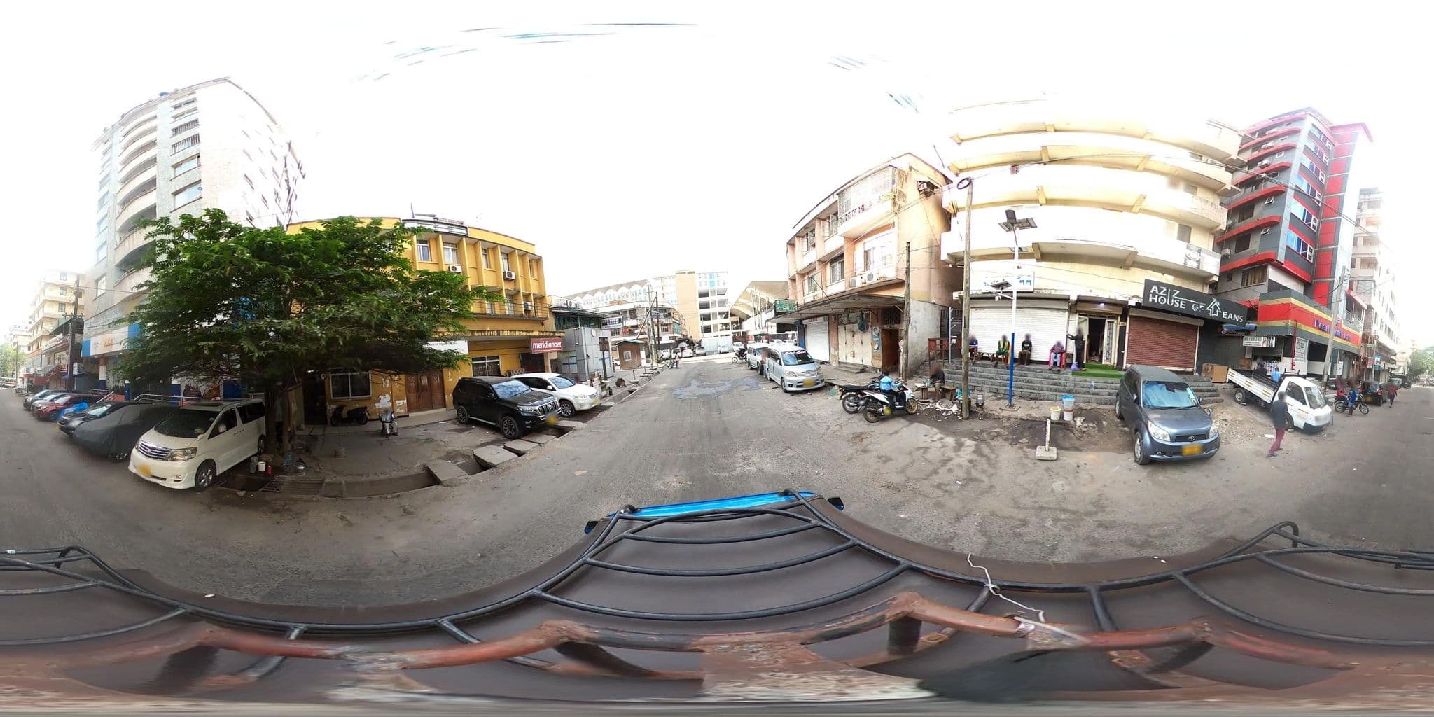 Street view near Peals, Dar es Salaam