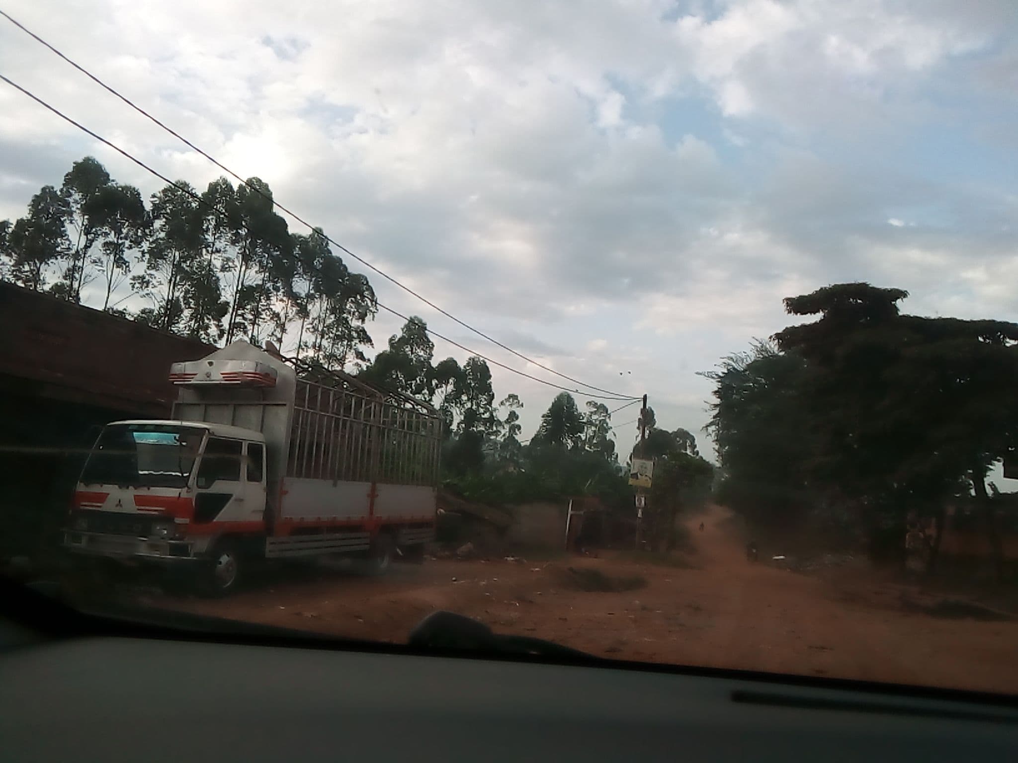 Street view near Mabuluusi Guest House, Masaka — © ngumenawesamson (CC BY-SA · Mapillary)