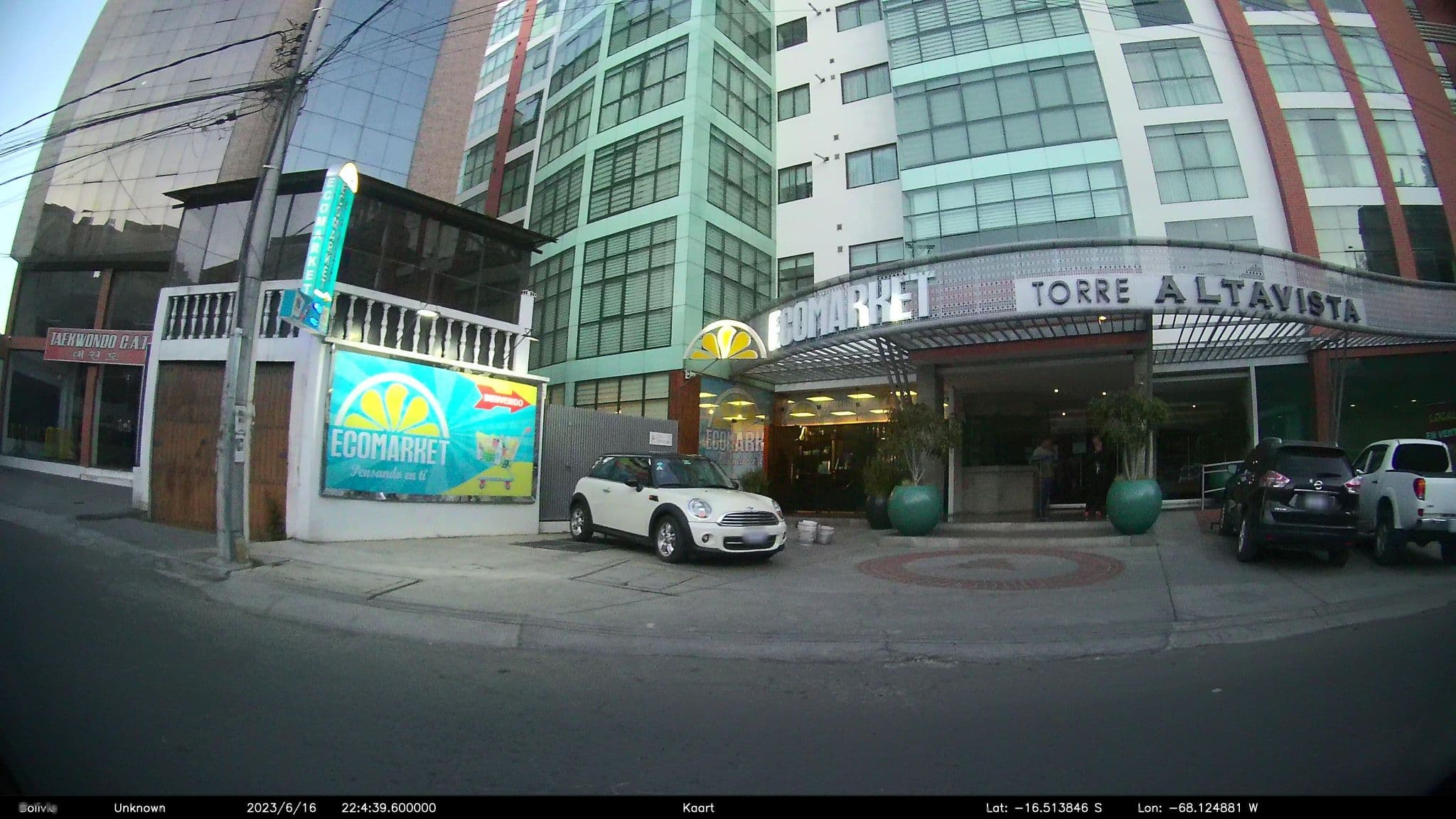 Street view near Torre Altavista, La Paz