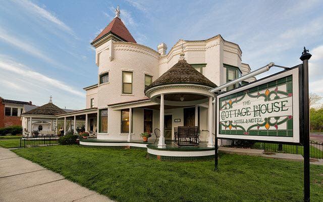 The Cottage House Hotel & Motel, Hotel in Council Grove