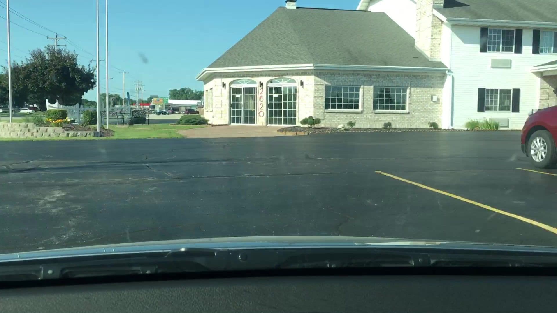 Street view near Hotel J Green Bay, Ashwaubenon — © lvl5 (CC BY-SA · Mapillary)