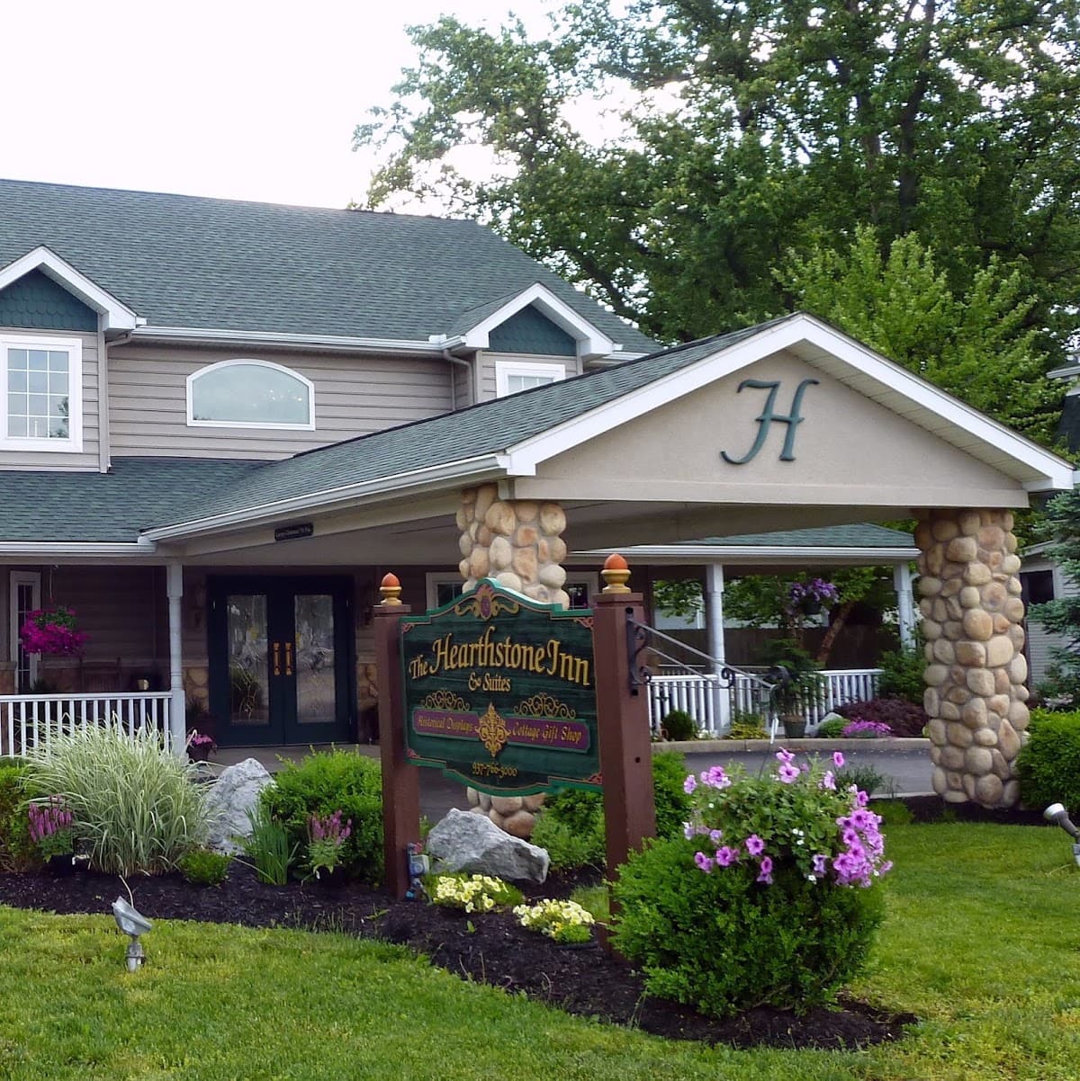 Hearthstone Inn, Hotel in Cedarville