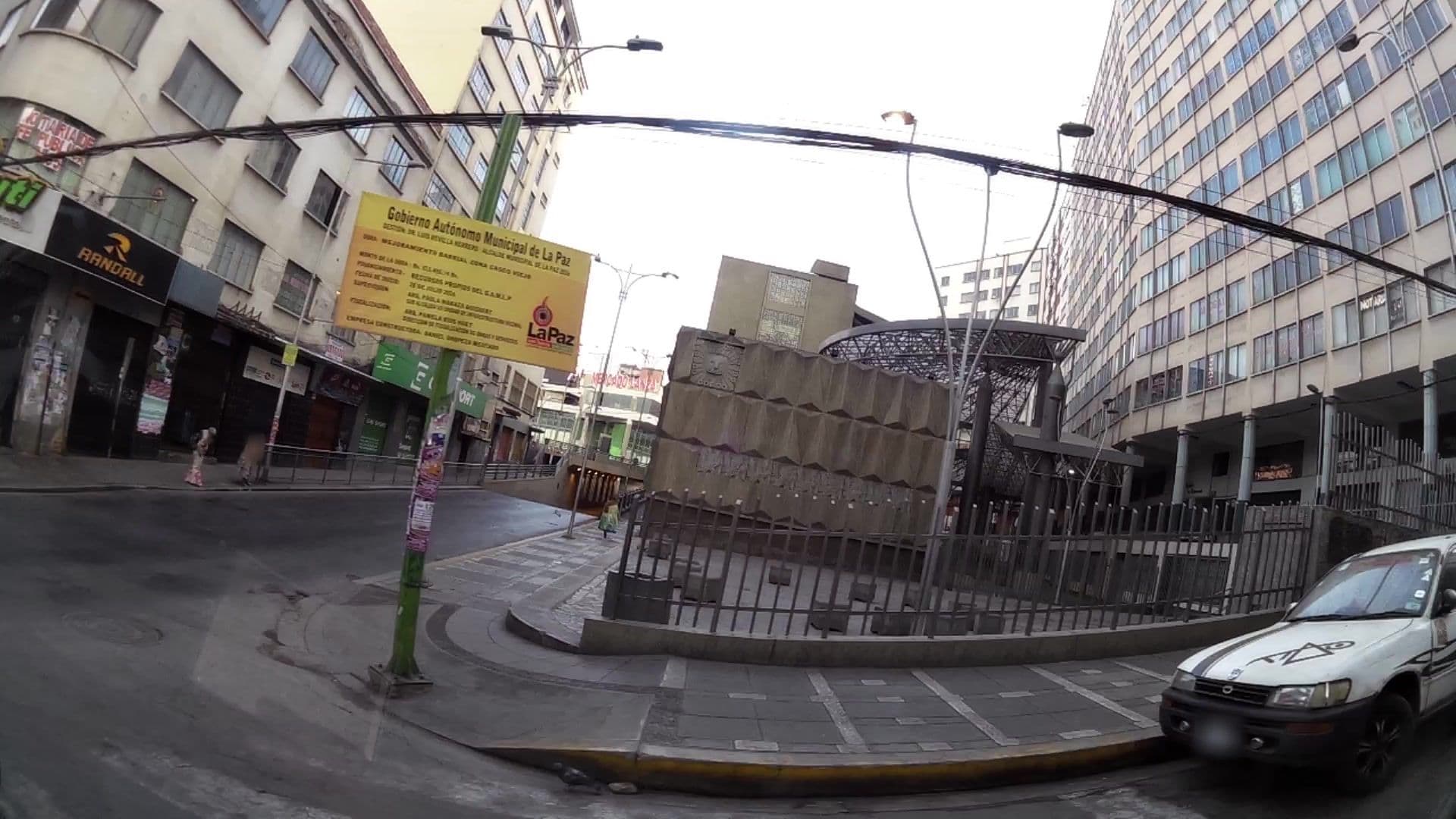 Street view near Hotel Presidente, La Paz