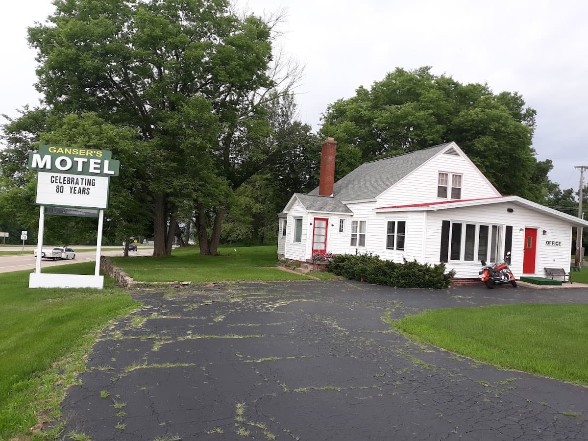 Ganser's Motel, Motel in Sauk City
