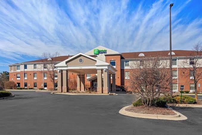 Holiday Inn Express & Suites Chicago-Algonquin, Hotel in Lake in the Hills