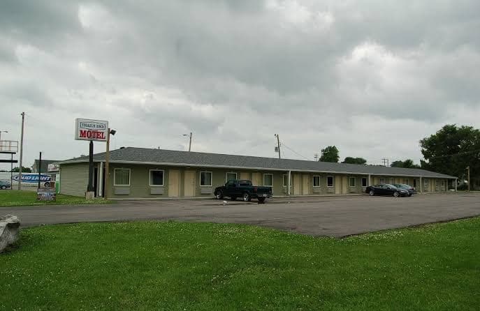 Trails End, Motel in Cahokia