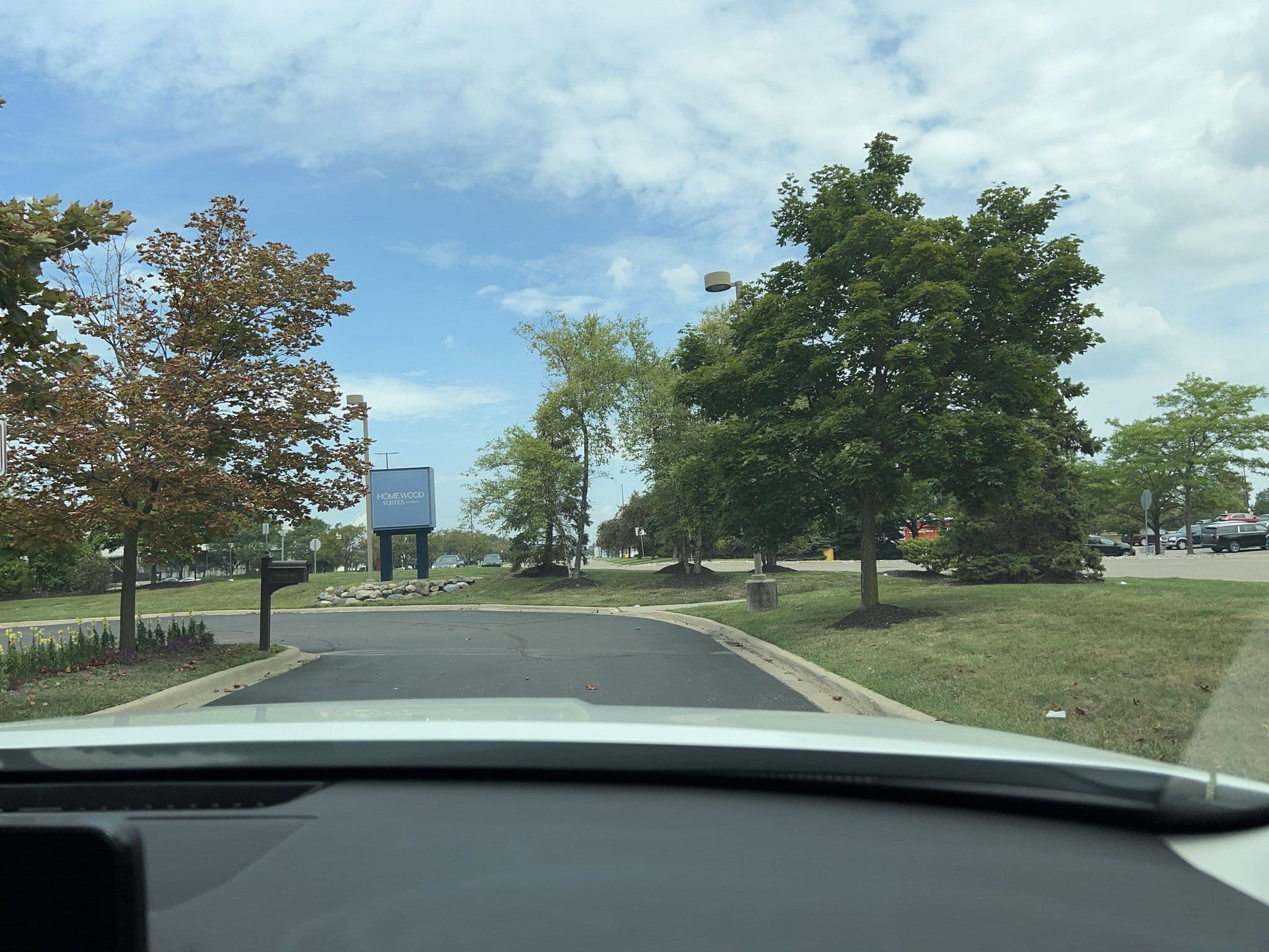 Street view near Homewood Suites, Clawson — © Satsuka_Osaka (CC BY-SA · Mapillary)
