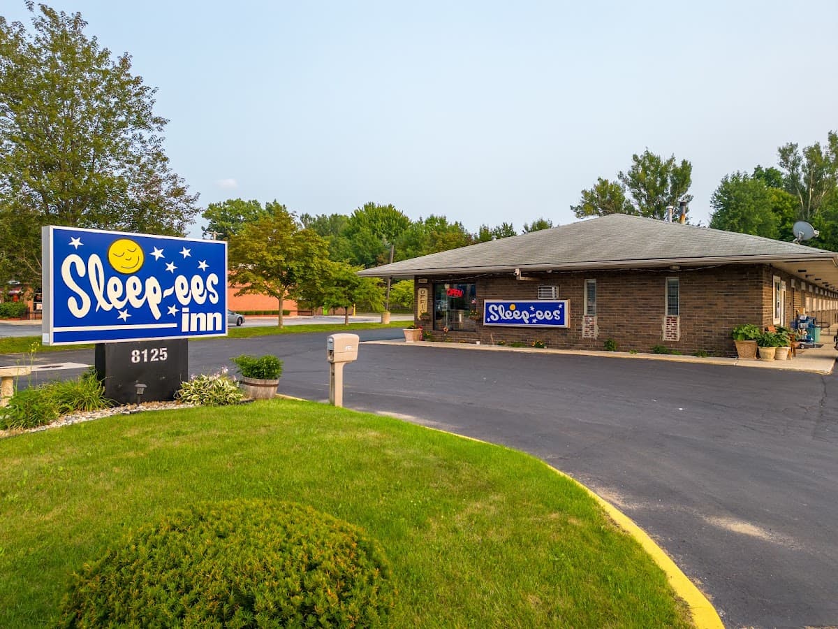 Sleep-Ees Inn, Motel in Shields