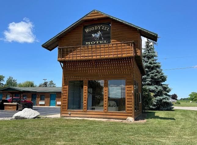 Woodyzzz Motel, Motel in Caro