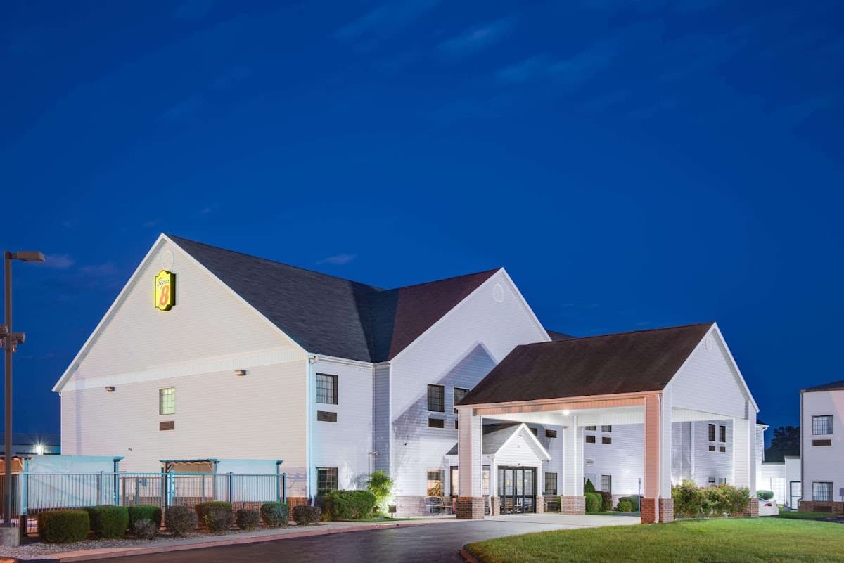 Super 8 by Wyndham Monett, Motel in Monett