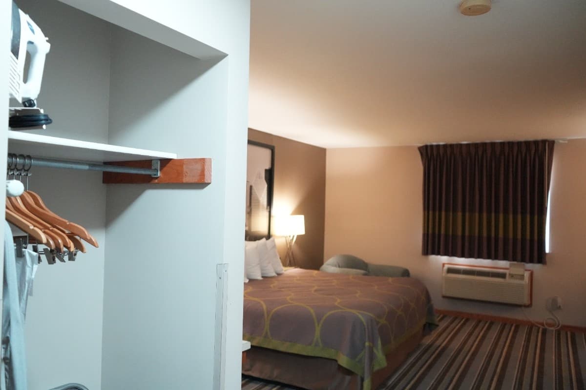 Super 8 by Wyndham Watseka, Motel in Watseka