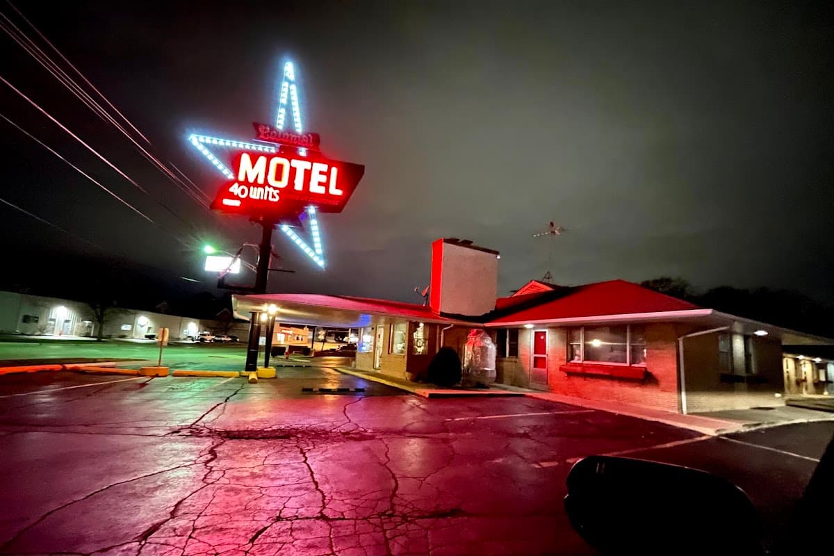 Colonial Lodge Motel, Motel in Elgin