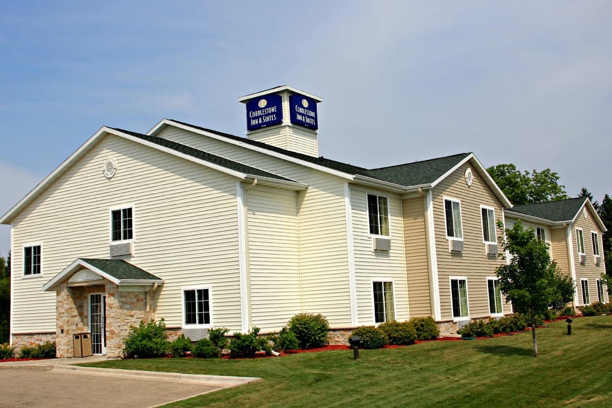 Cobblestone Inn & Suites - Clintonville, Hotel in Clintonville