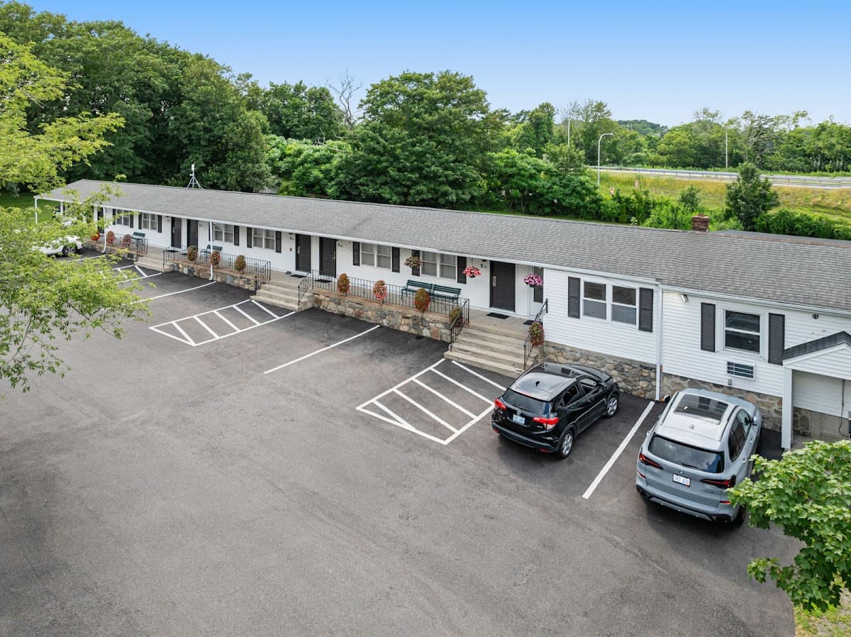Founder's Brook Motel & Suites, Motel in Tiverton